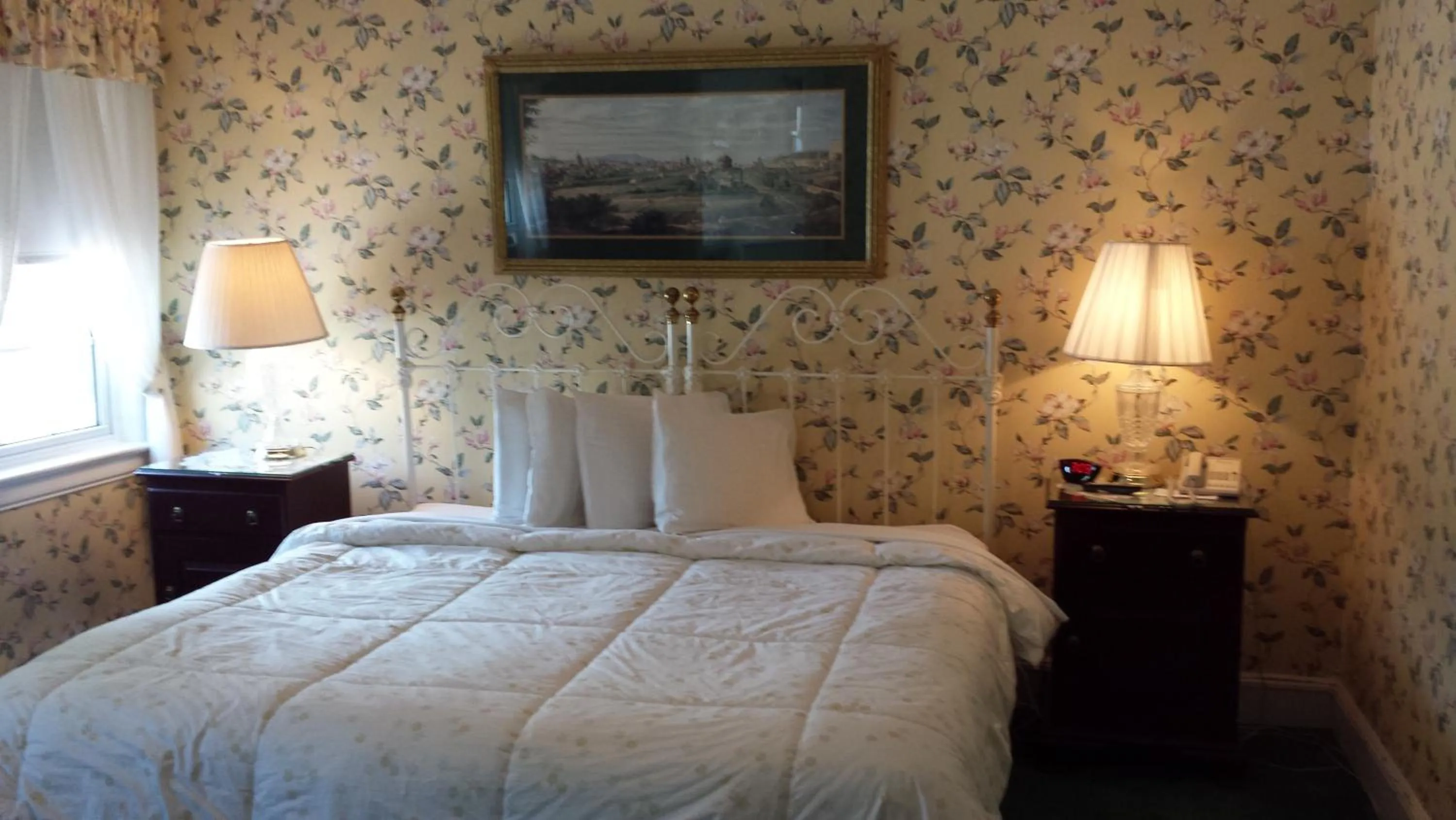 Bed in The Country Inn of Berkeley Springs