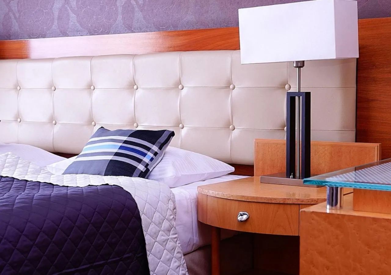 Bed in Platinum Ostróda