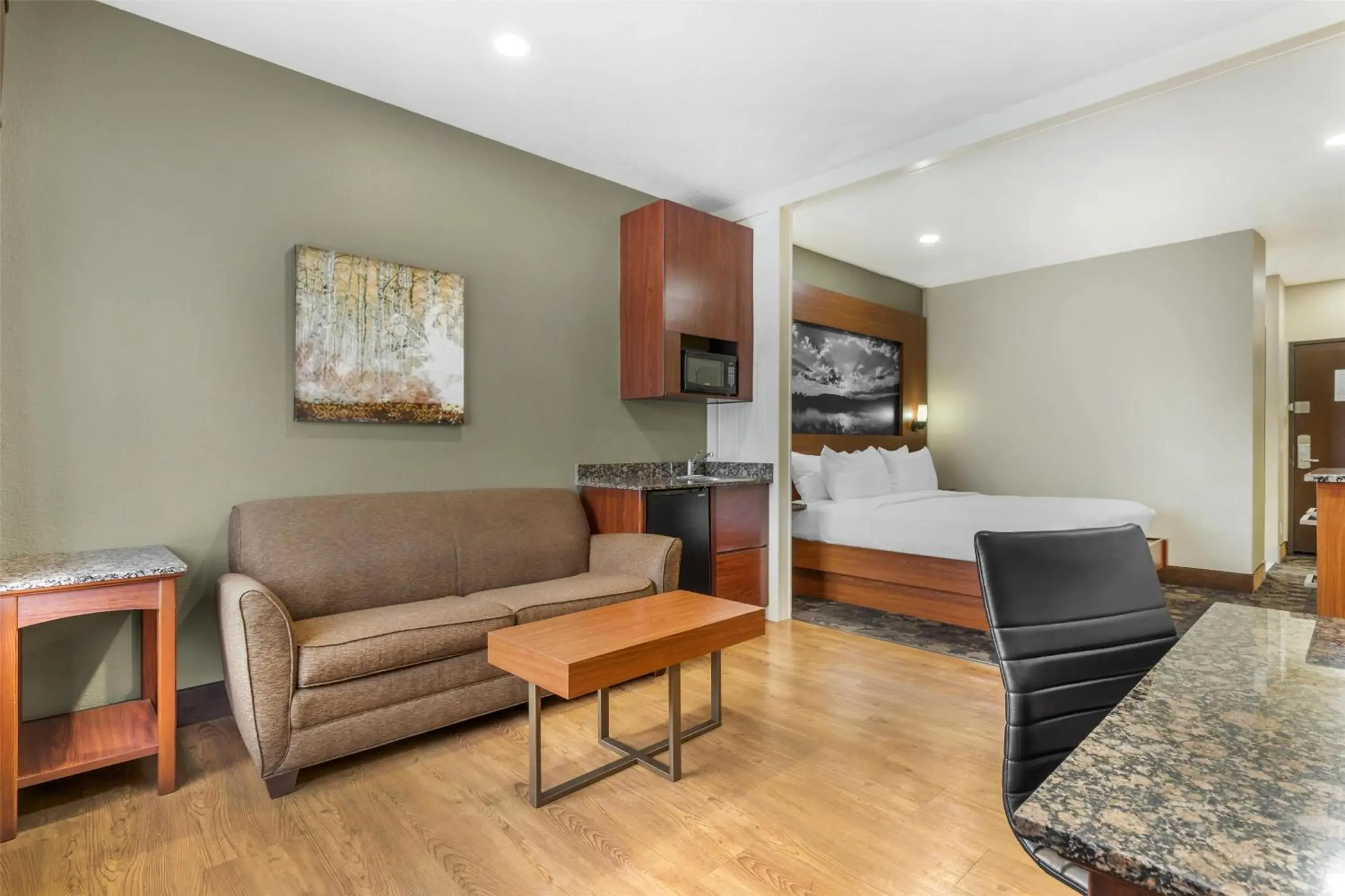 Photo of the whole room in Best Western Plus Oklahoma City Yukon Photo of the whole room in Best Western Plus Oklahoma City Yukon