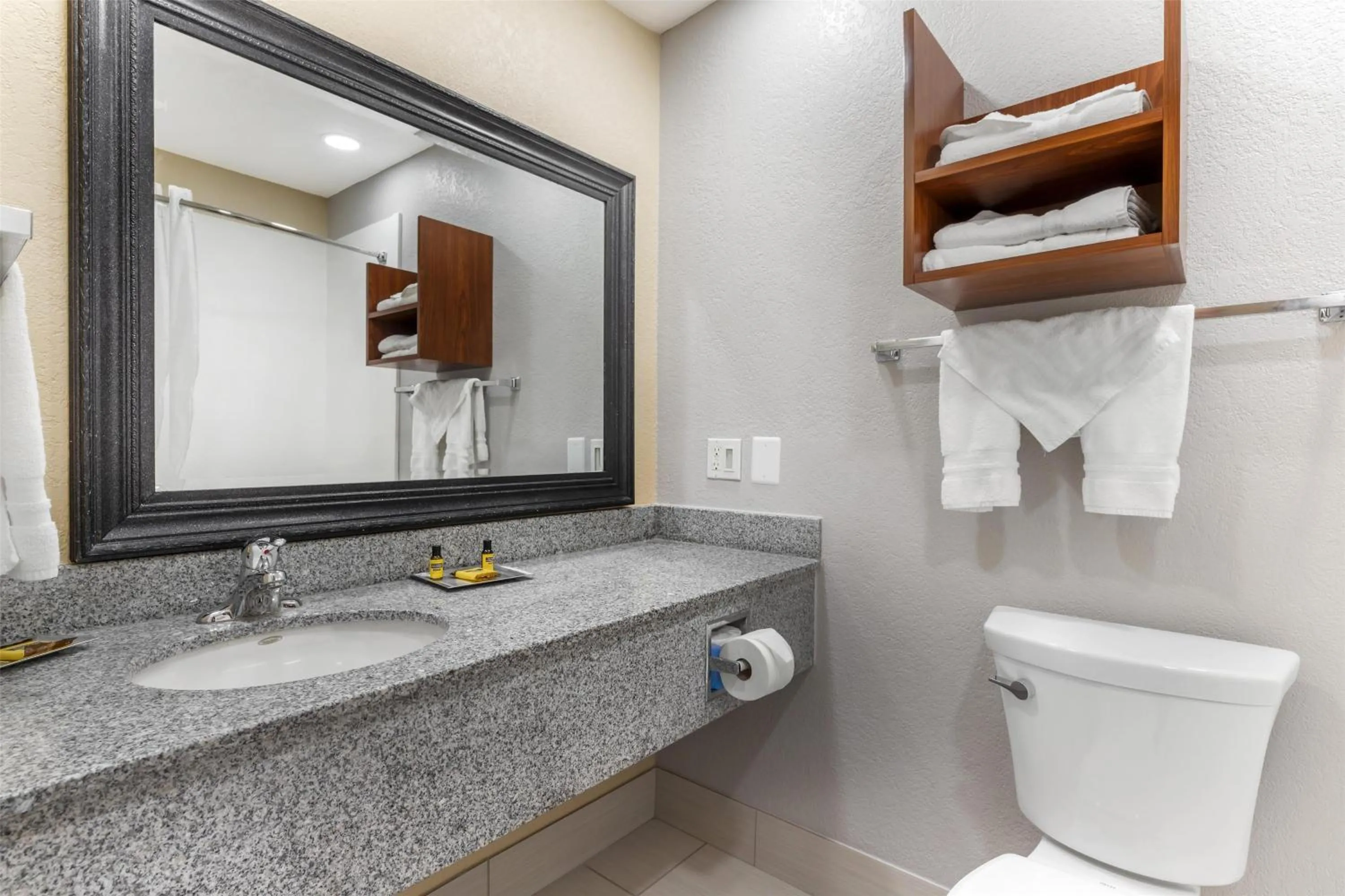 Bathroom in Best Western Plus Oklahoma City Yukon