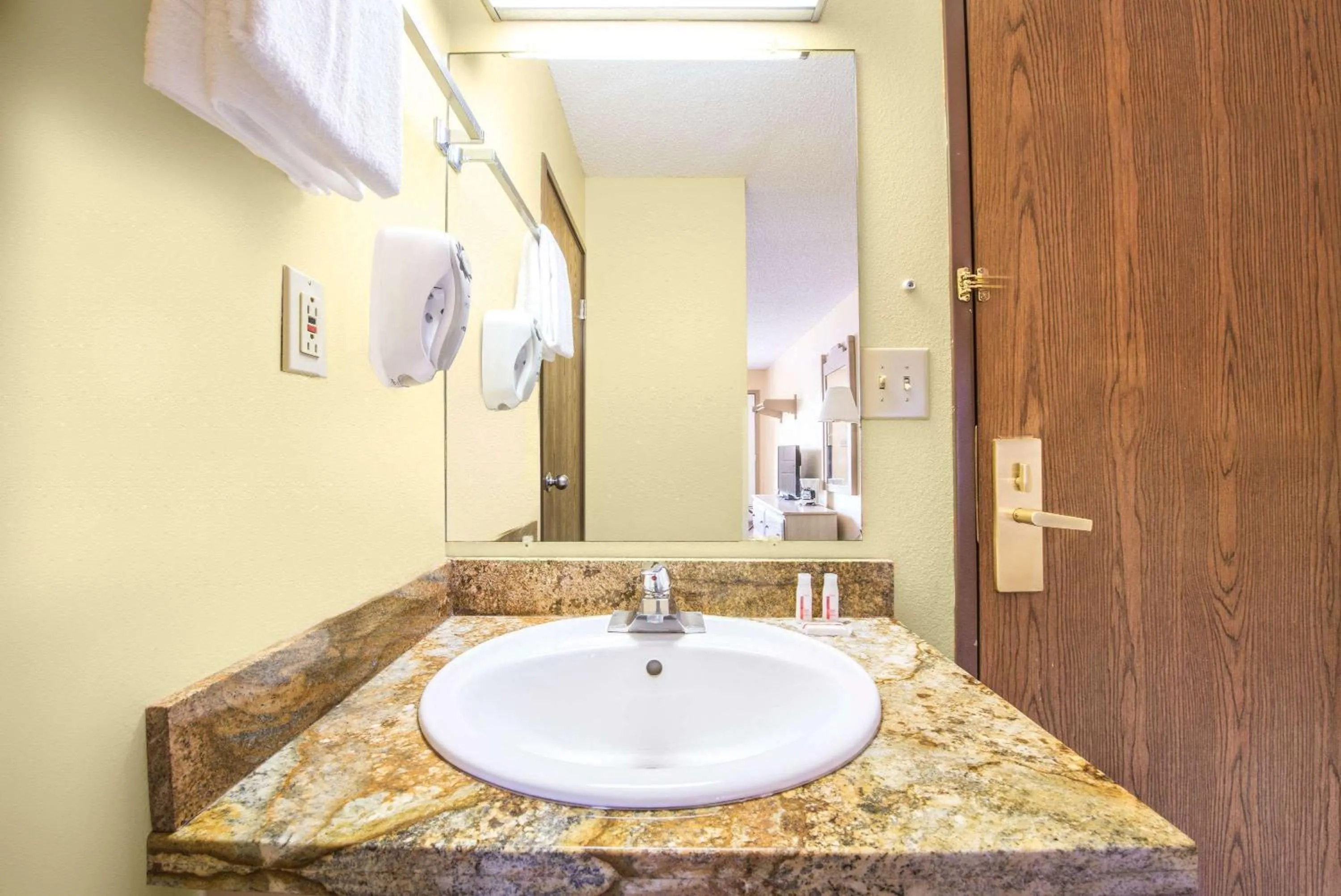 Bathroom in Super 8 by Wyndham Grants