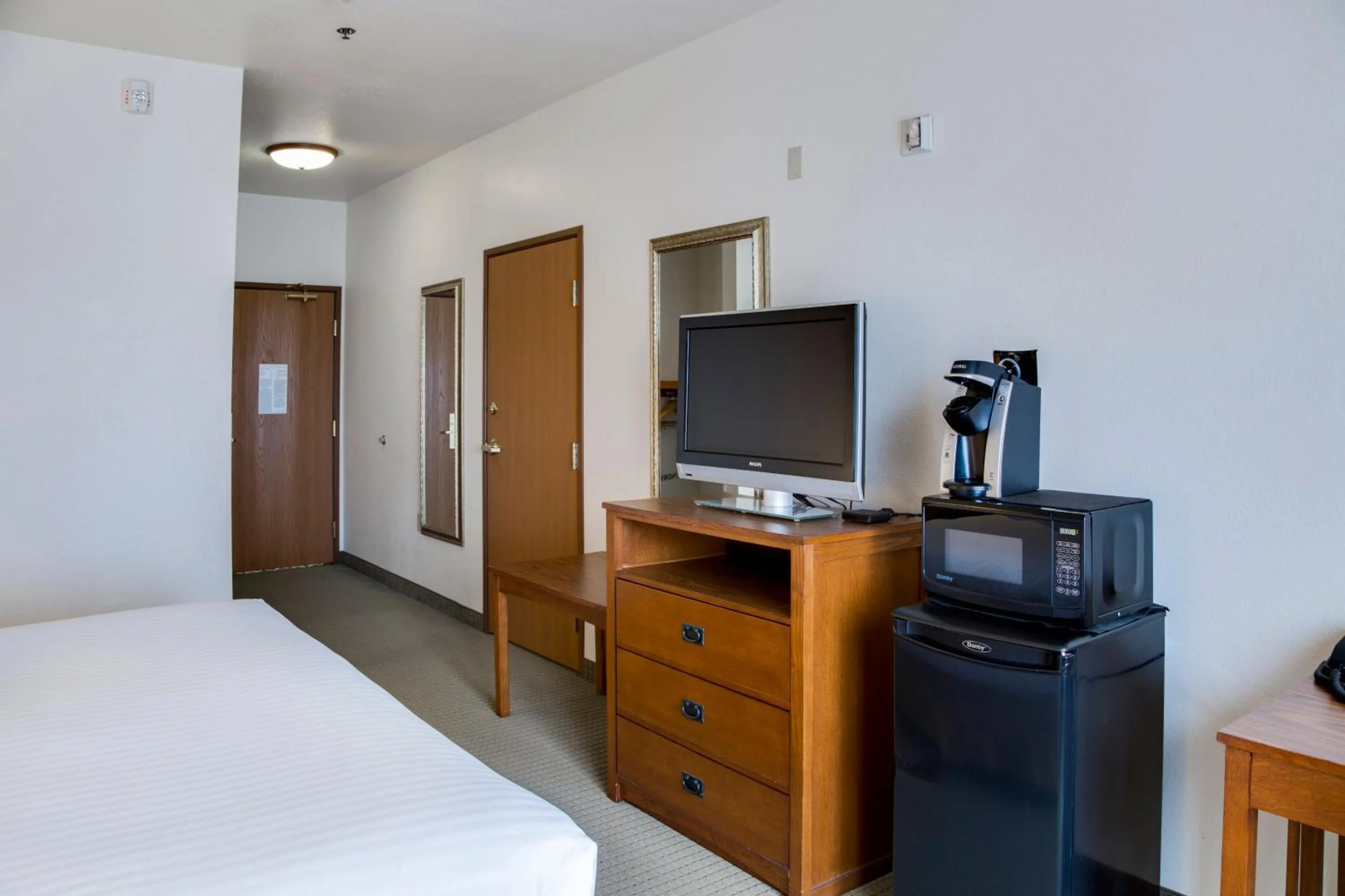 Photo of the whole room in Holiday Inn Express & Suites Jacksonville by IHG