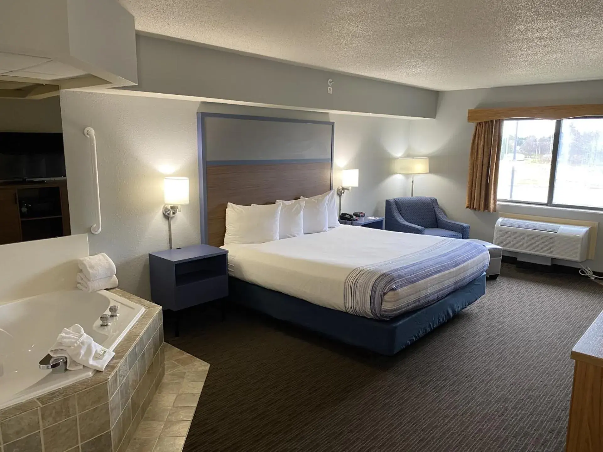 King Room - Non-Smoking in AmericInn by Wyndham Greenville King Room - Non-Smoking in AmericInn by Wyndham Greenville