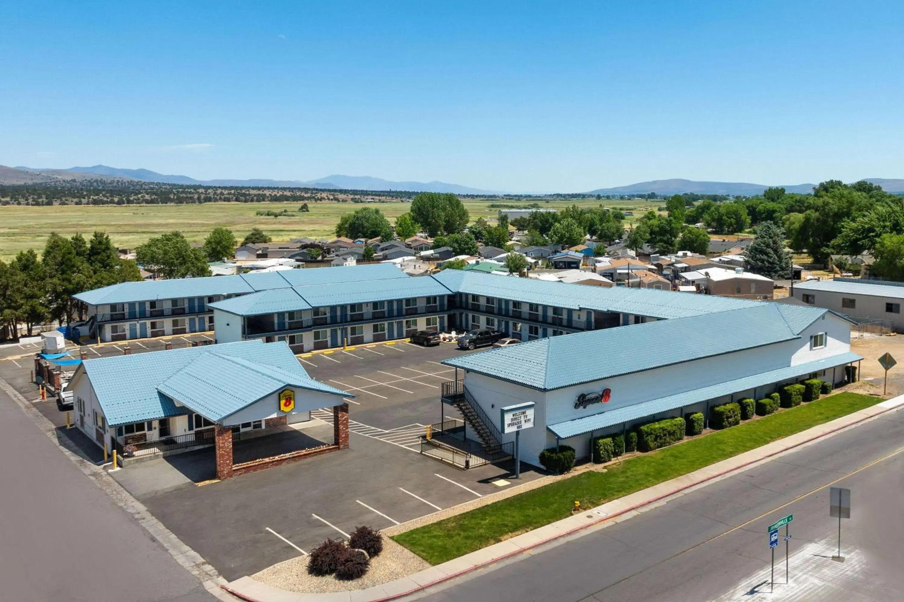 Property building in Super 8 by Wyndham Susanville Property building in Super 8 by Wyndham Susanville