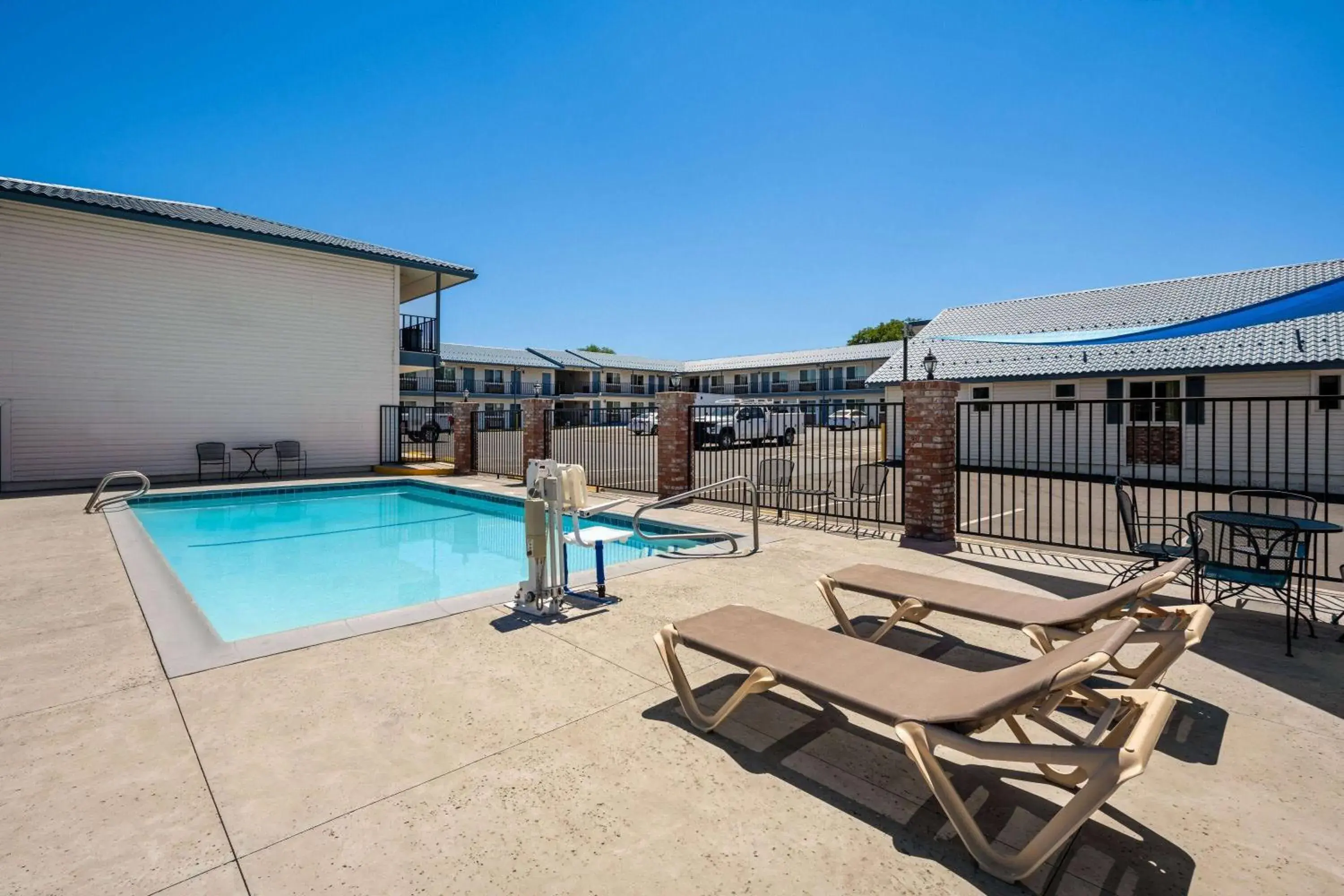 Swimming pool in Super 8 by Wyndham Susanville Swimming pool in Super 8 by Wyndham Susanville