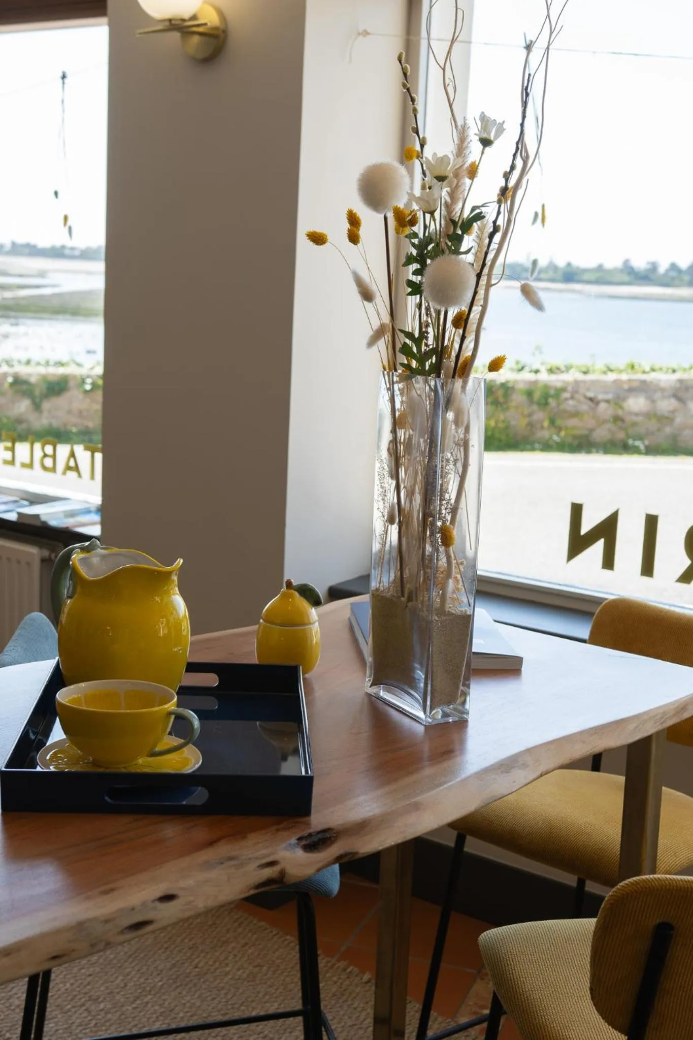 Seating area in Hôtel La Baie des Anges, son SPA marin & sa piscine couverte et chauffée