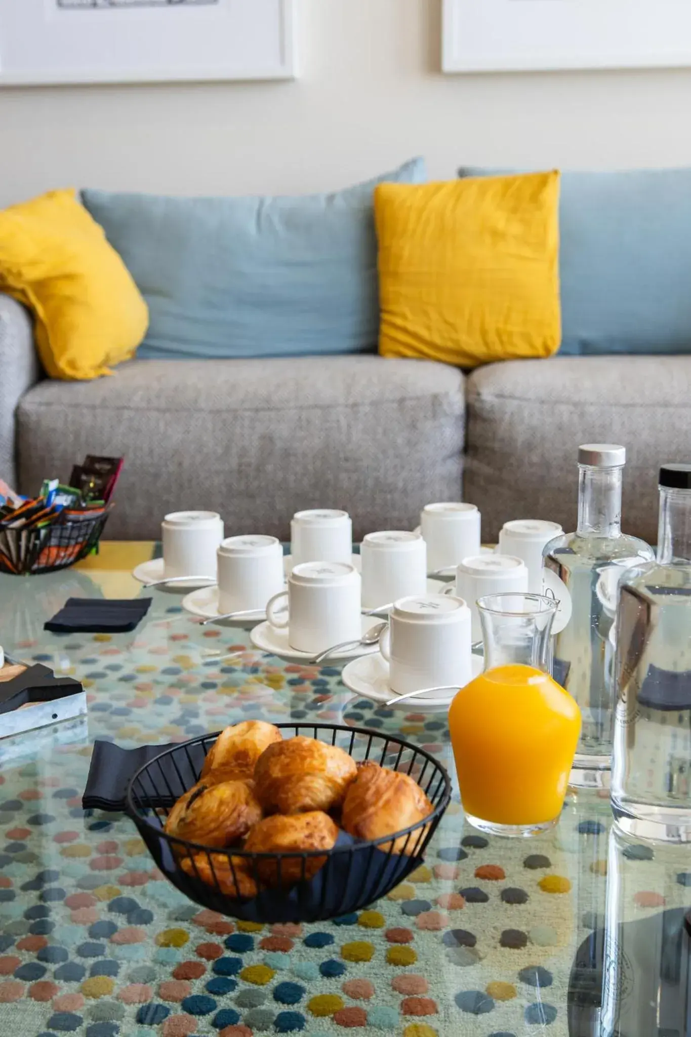 Breakfast in Hôtel La Baie des Anges, son SPA marin & sa piscine couverte et chauffée Breakfast in Hôtel La Baie des Anges, son SPA marin & sa piscine couverte et chauffée