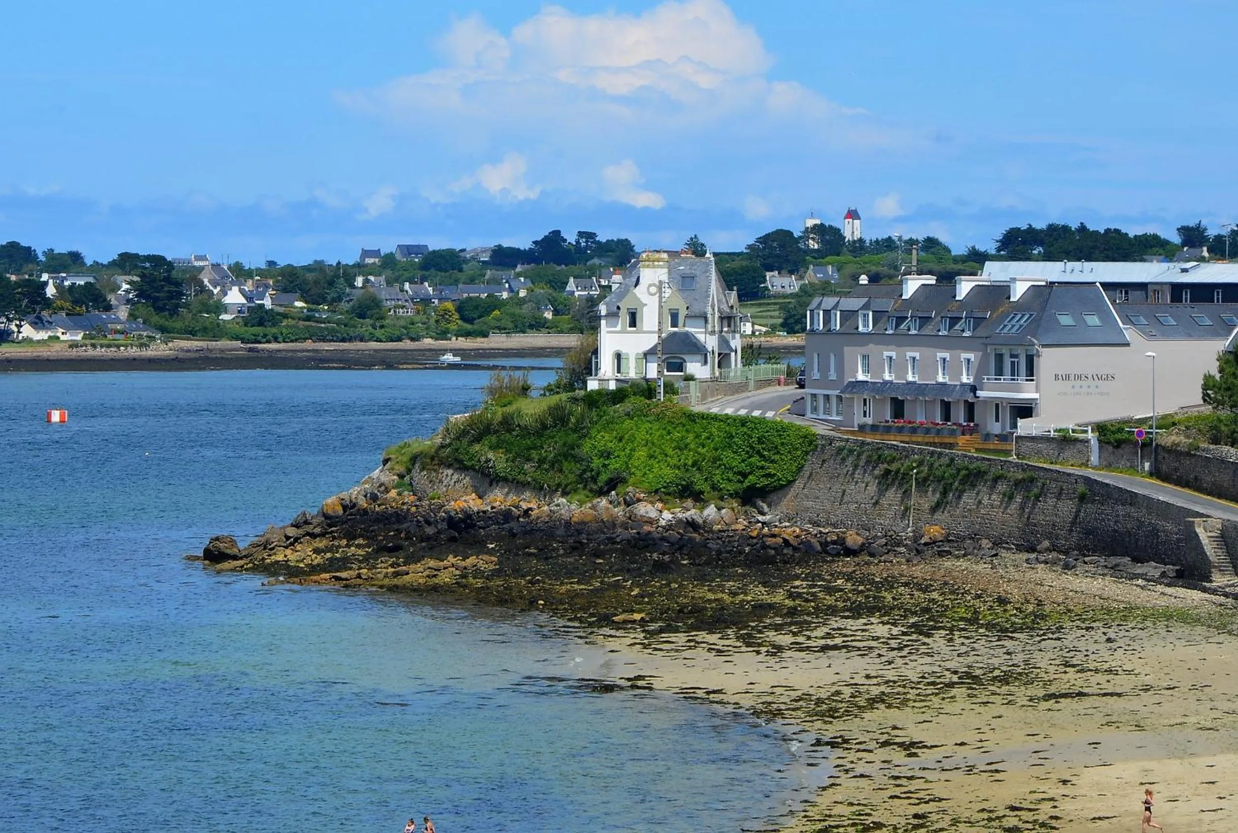 Property building in Hôtel La Baie des Anges, son SPA marin & sa piscine couverte et chauffée