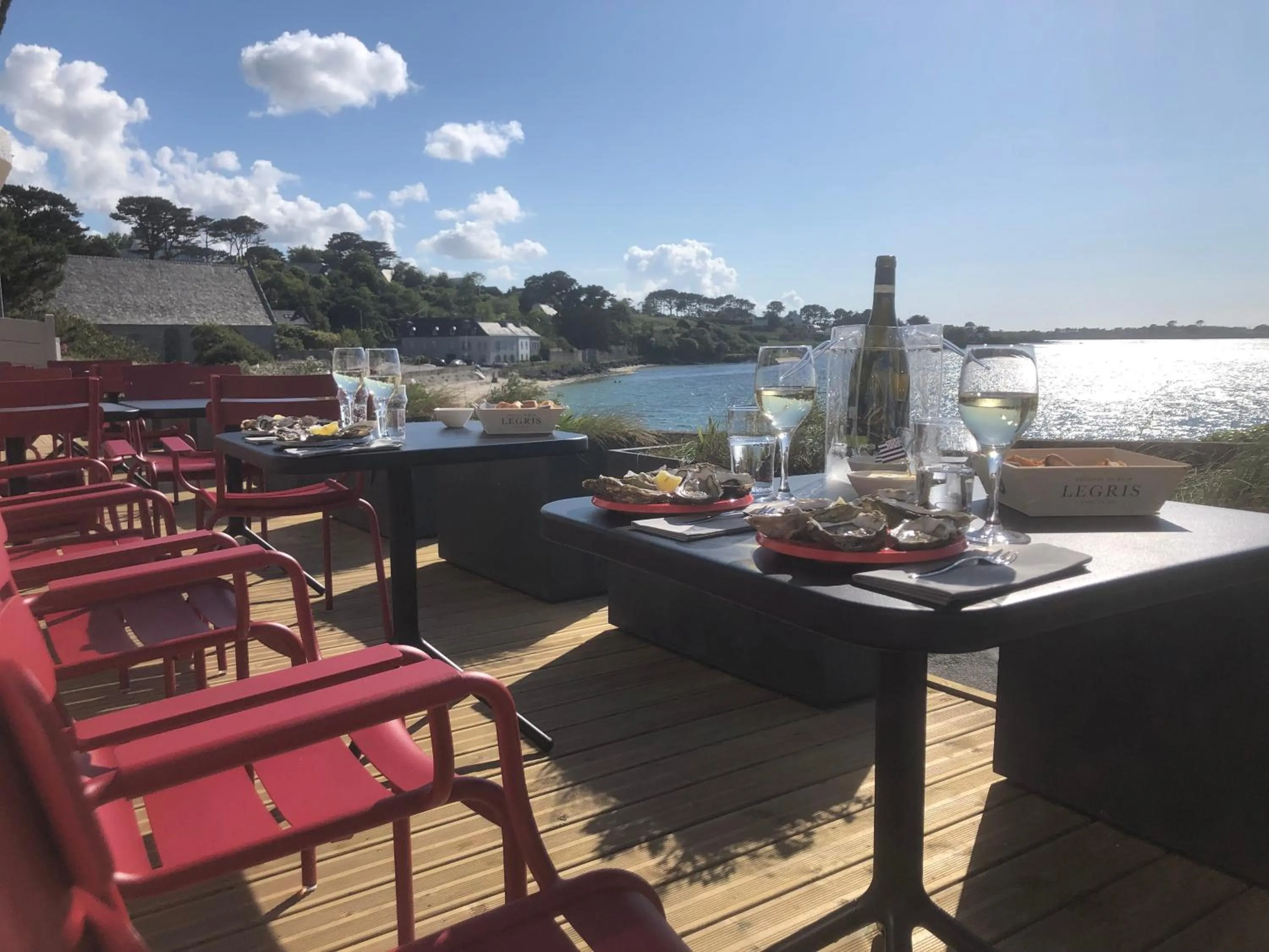 Patio in Hôtel La Baie des Anges, son SPA marin & sa piscine couverte et chauffée