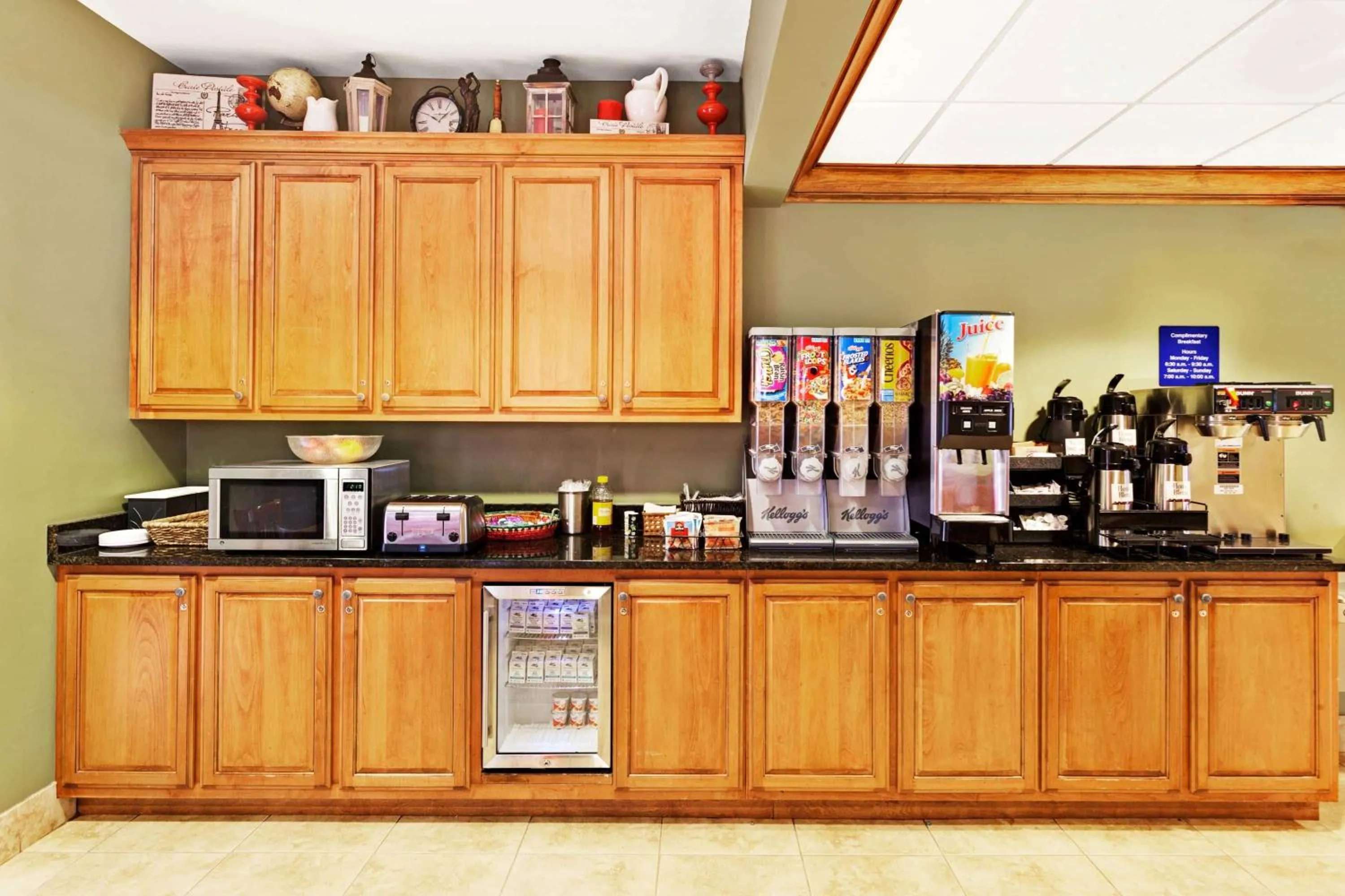 Restaurant/places to eat in Microtel Inn & Suites by Wyndham Woodstock/Atlanta North