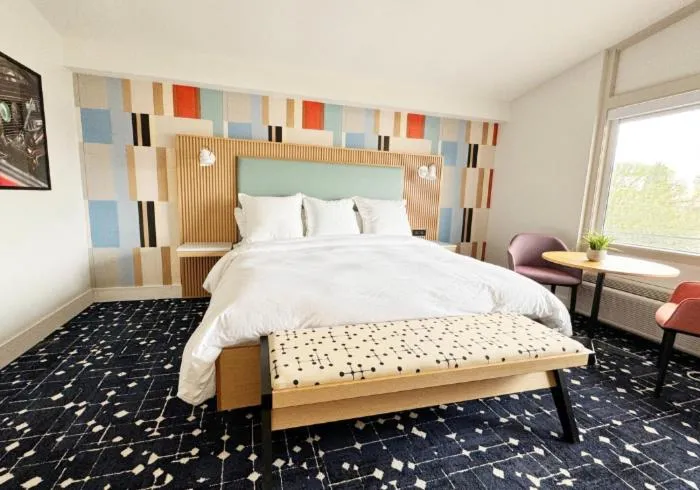 Bed in Colony House Motor Lodge
