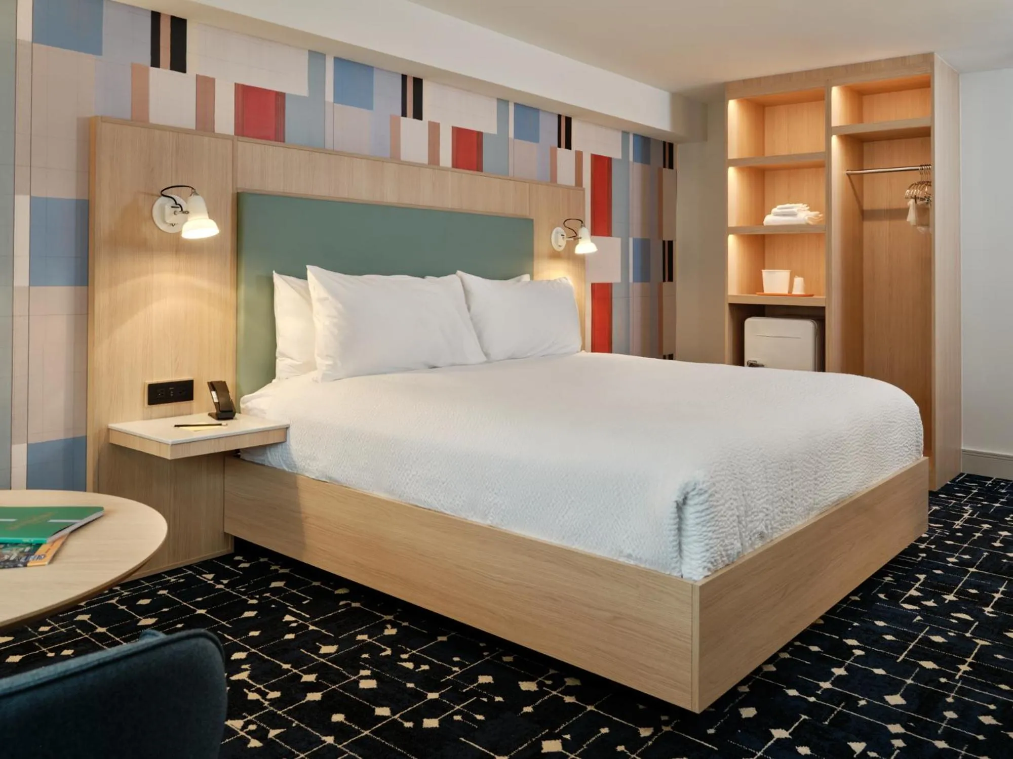 Bed in Colony House Motor Lodge