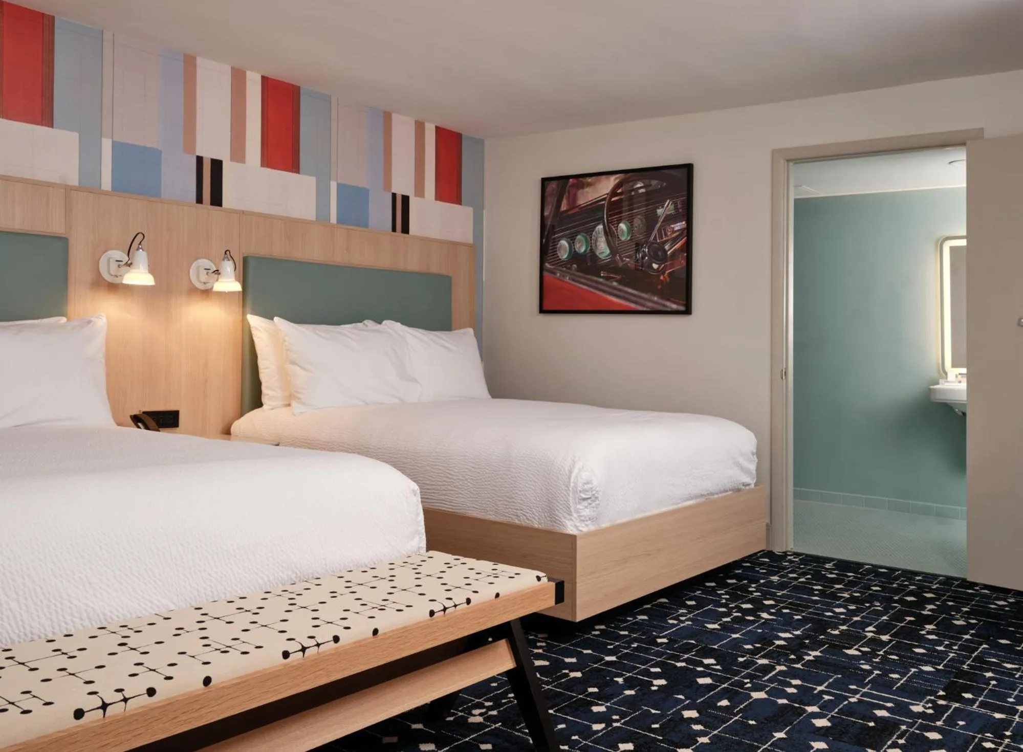 Bed in Colony House Motor Lodge