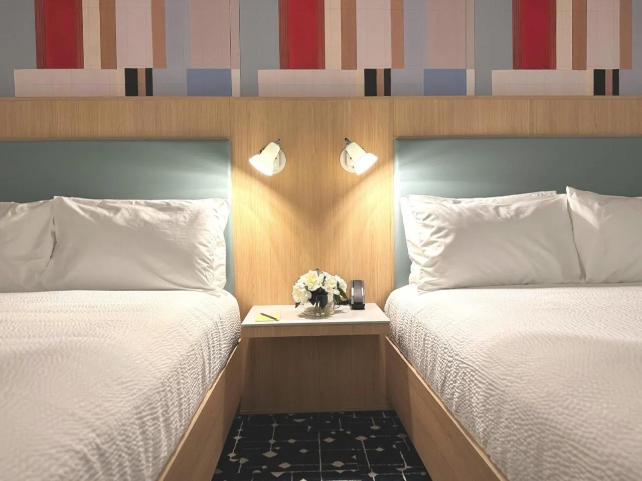 Bed in Colony House Motor Lodge