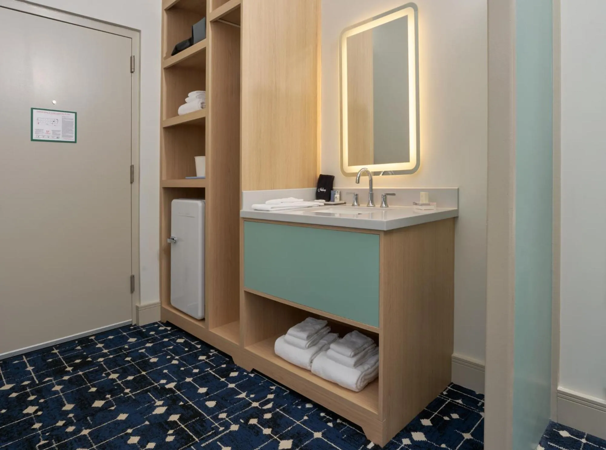towels in Colony House Motor Lodge