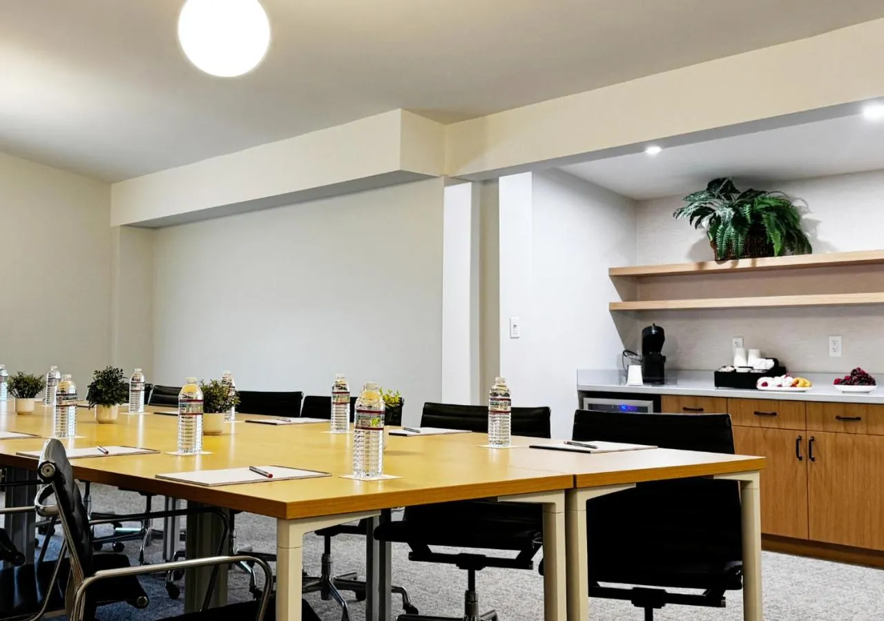 Meeting/conference room in Colony House Motor Lodge