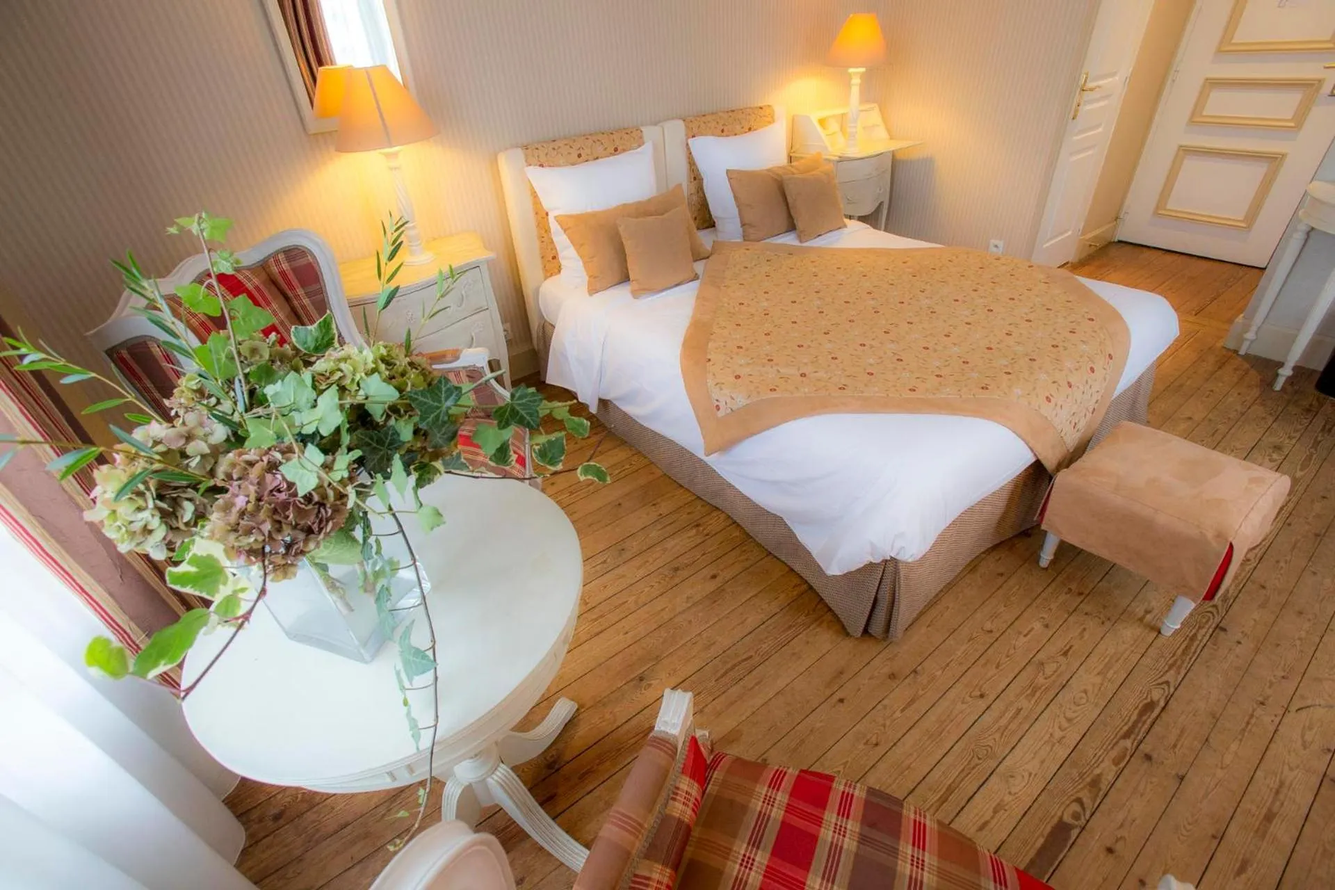 Bed in Villa Augeval Hôtel de charme & Spa