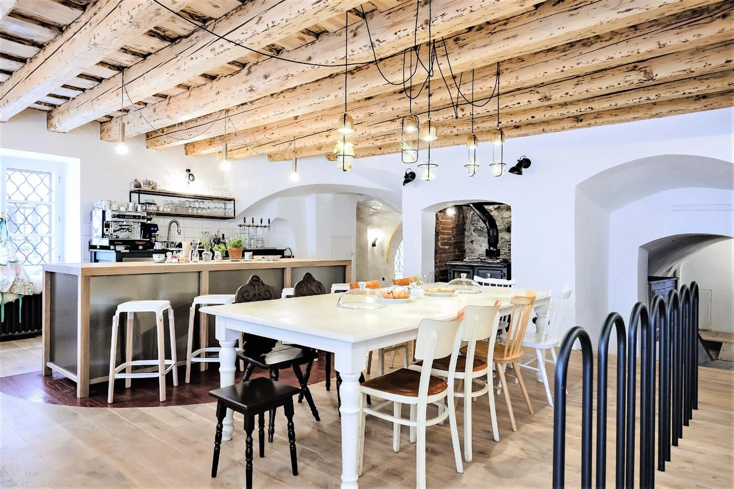 Restaurant/places to eat in Monastery Garden Bistro & Rooms