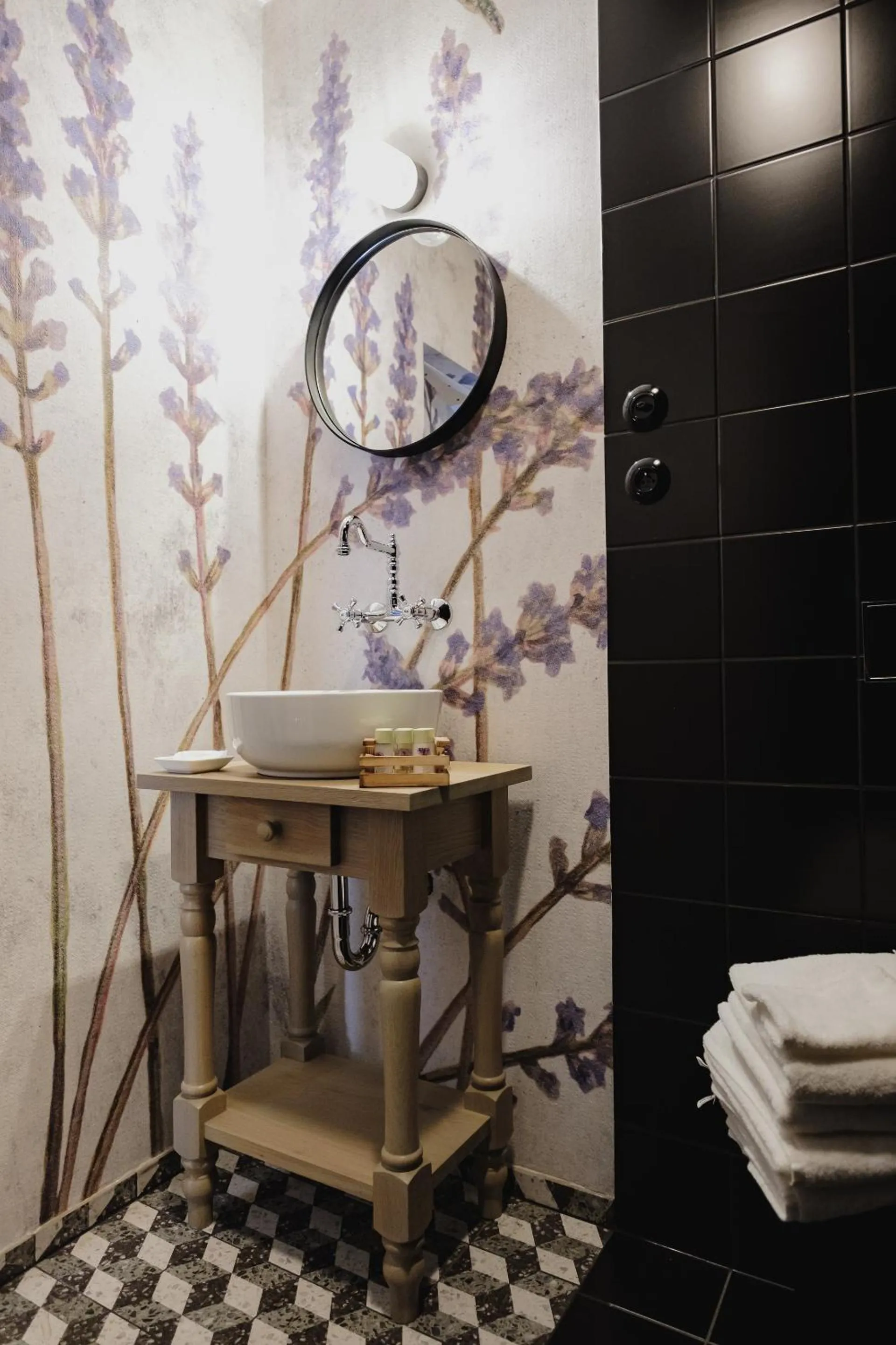 Toilet in Monastery Garden Bistro & Rooms