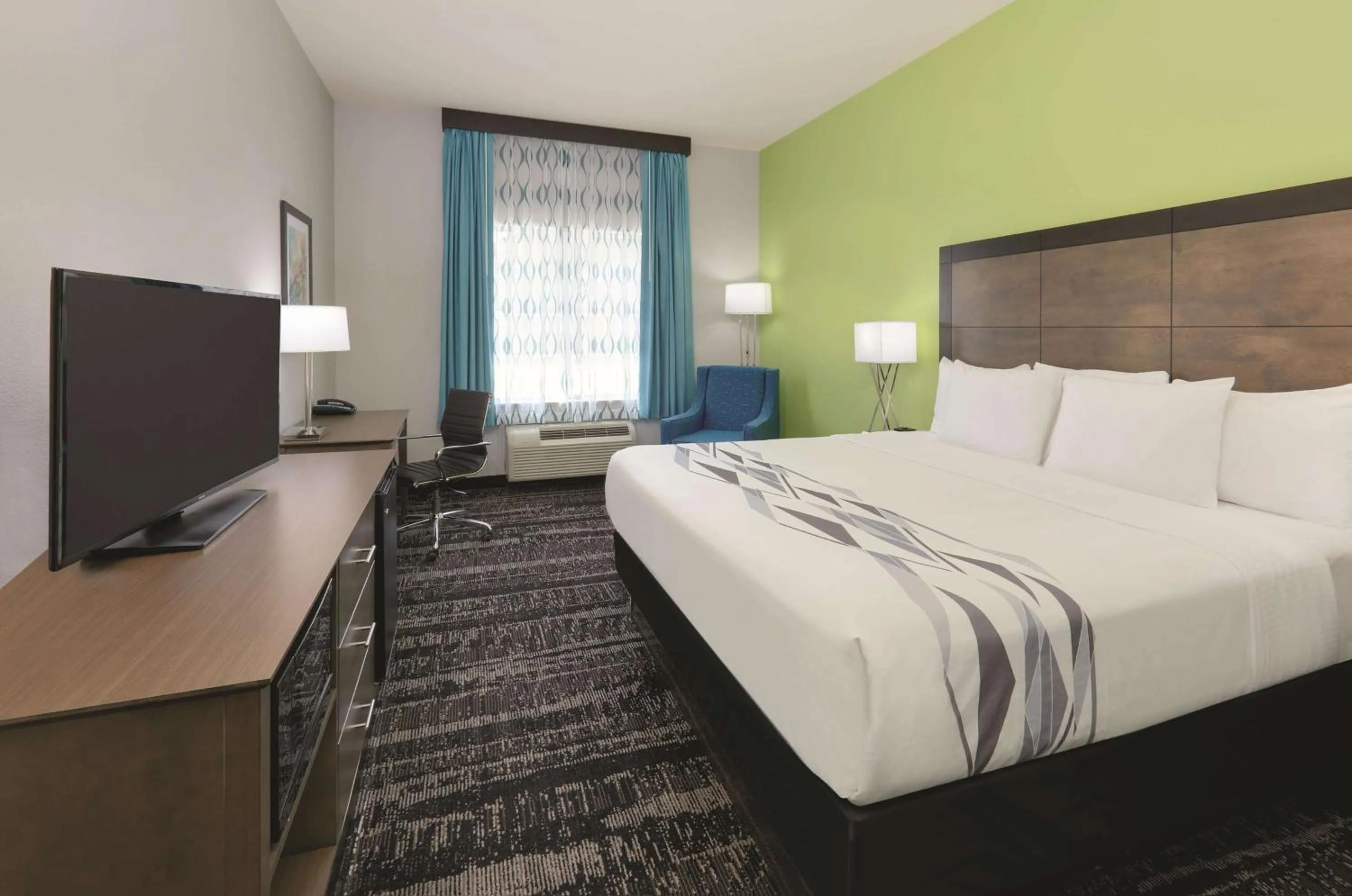 Bedroom, Bed in La Quinta by Wyndham Tyler South