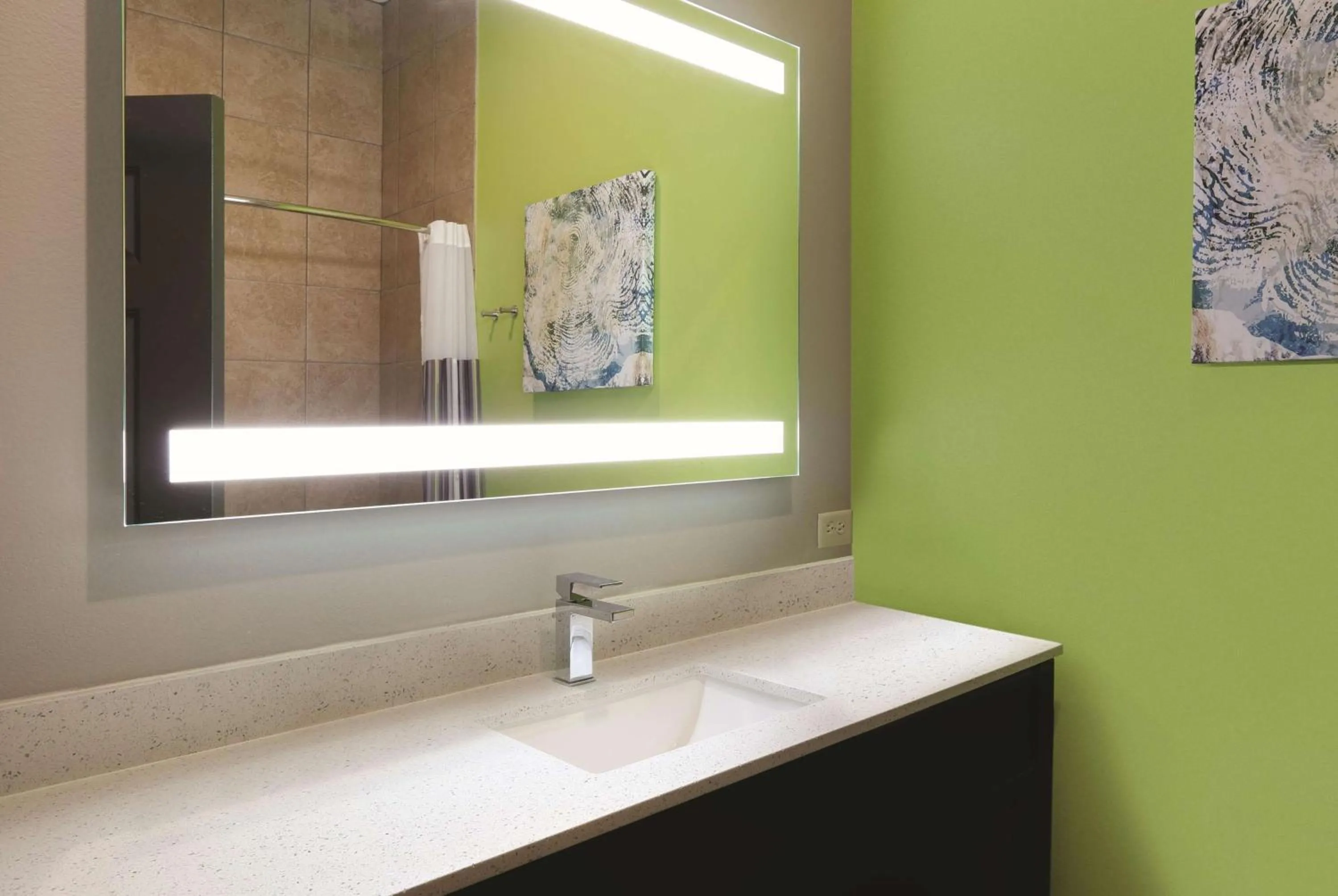 Bathroom in La Quinta by Wyndham Tyler South