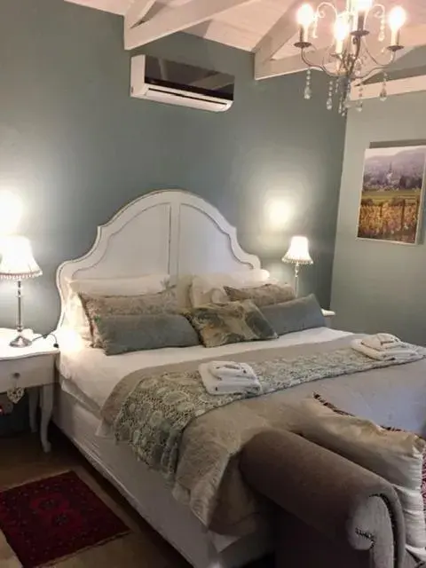Deluxe Double Room with Bath - single occupancy in Morgenzon Estate Deluxe Double Room with Bath - single occupancy in Morgenzon Estate