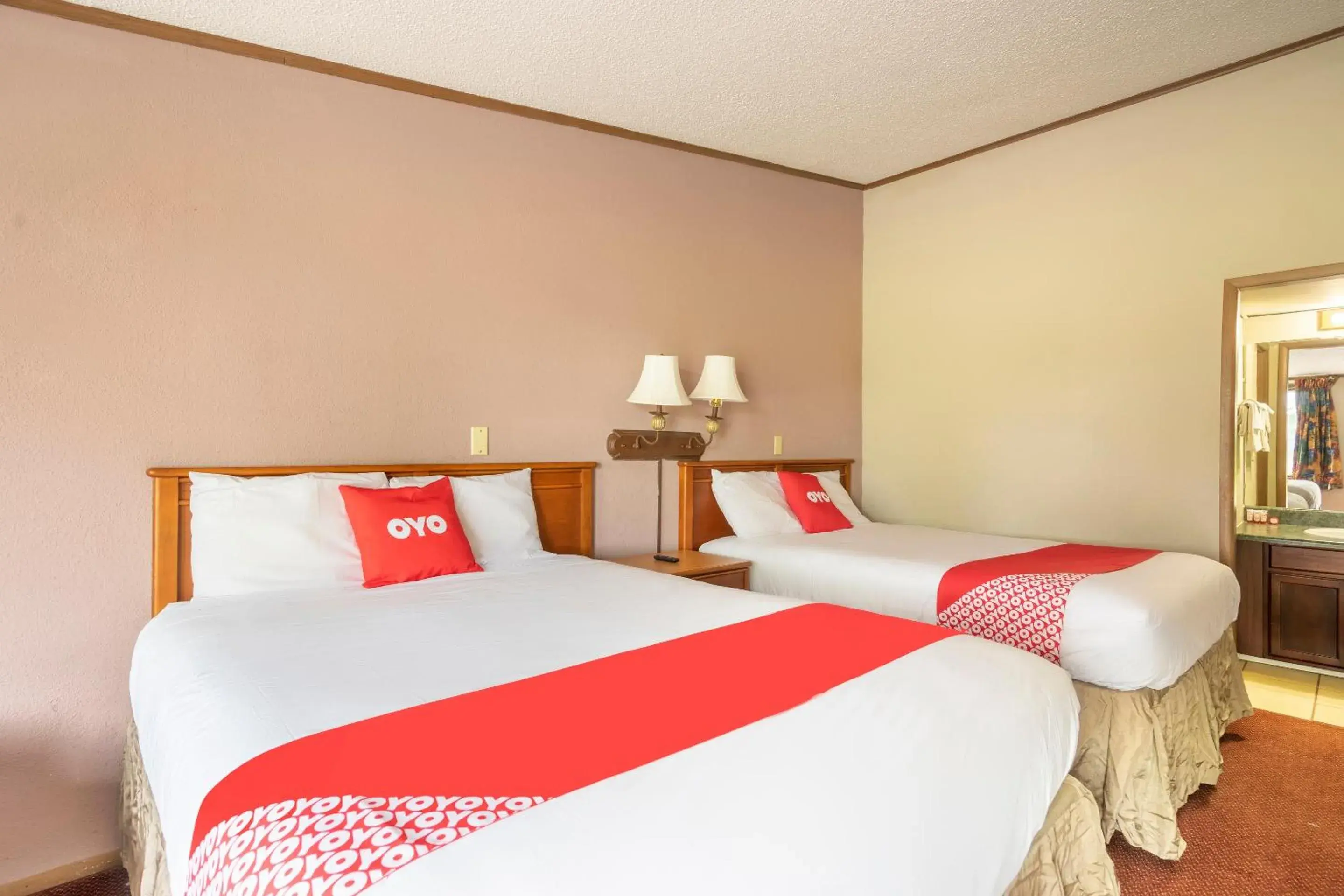 Double Room with Two Double Beds in OYO Hotel Daleville AL Hwy 84 Double Room with Two Double Beds in OYO Hotel Daleville AL Hwy 84