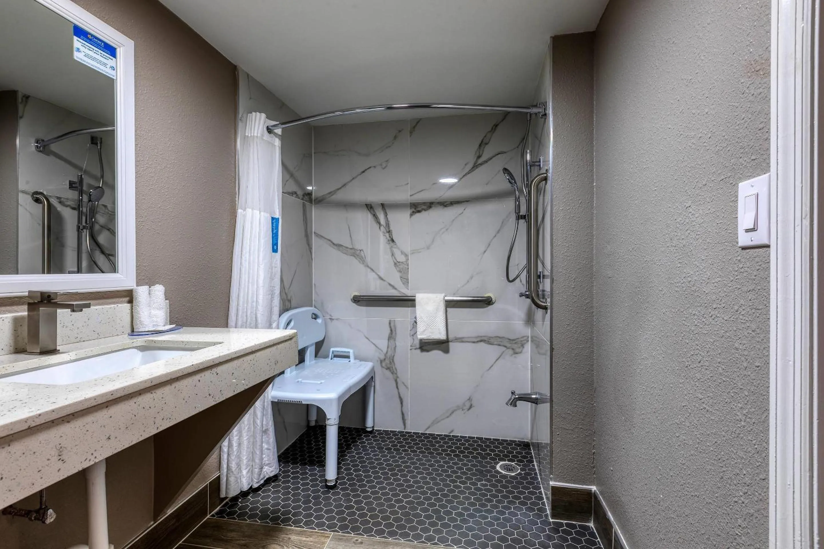 Bedroom in Clarion Pointe Decatur Downtown