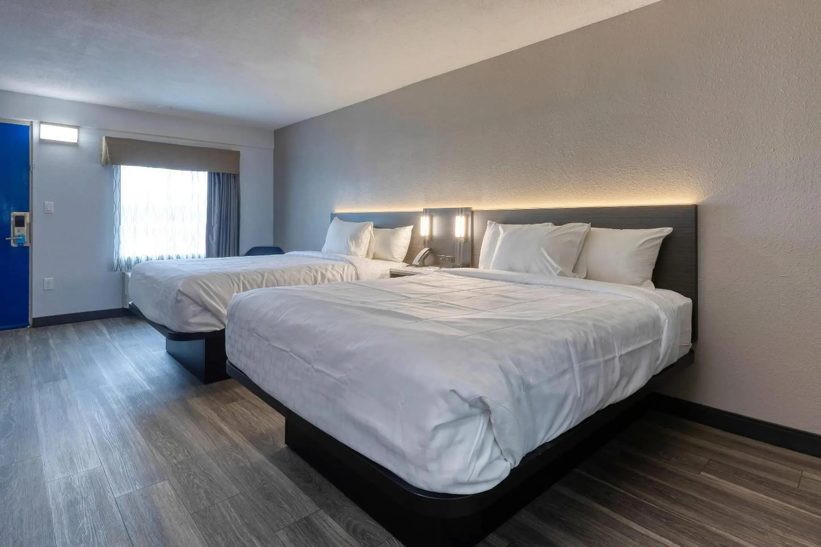 Bedroom in Clarion Pointe Decatur Downtown Bedroom in Clarion Pointe Decatur Downtown