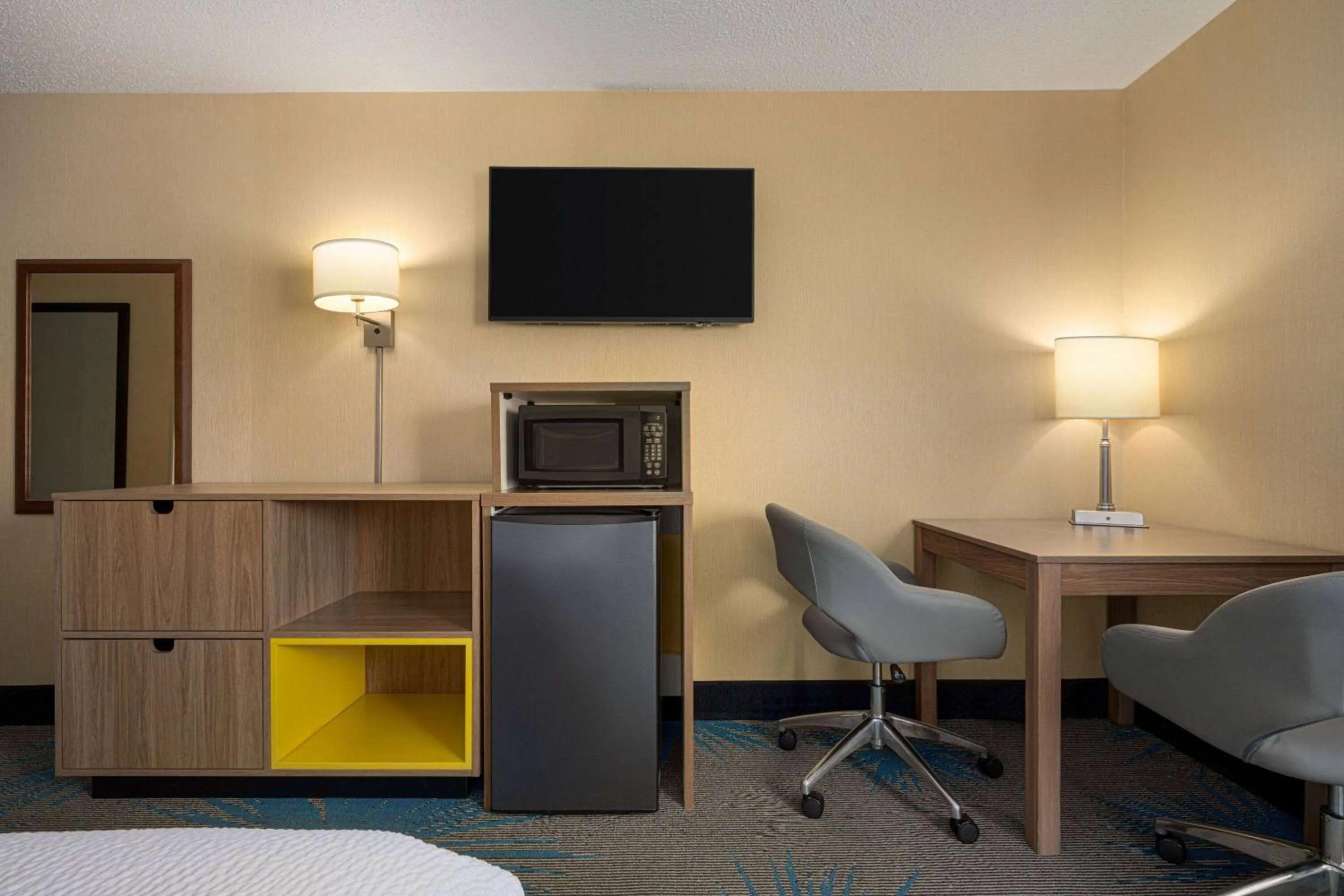 Photo of the whole room in Days Inn by Wyndham Carbondale