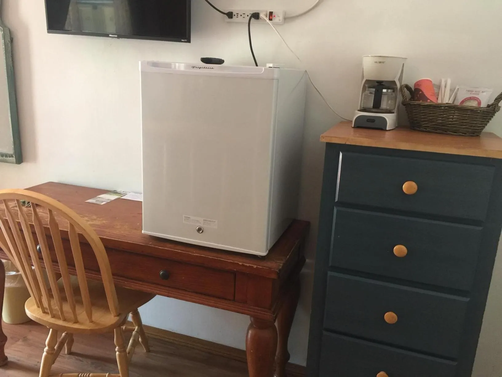 Coffee/tea facilities in Dunsmuir Lodge