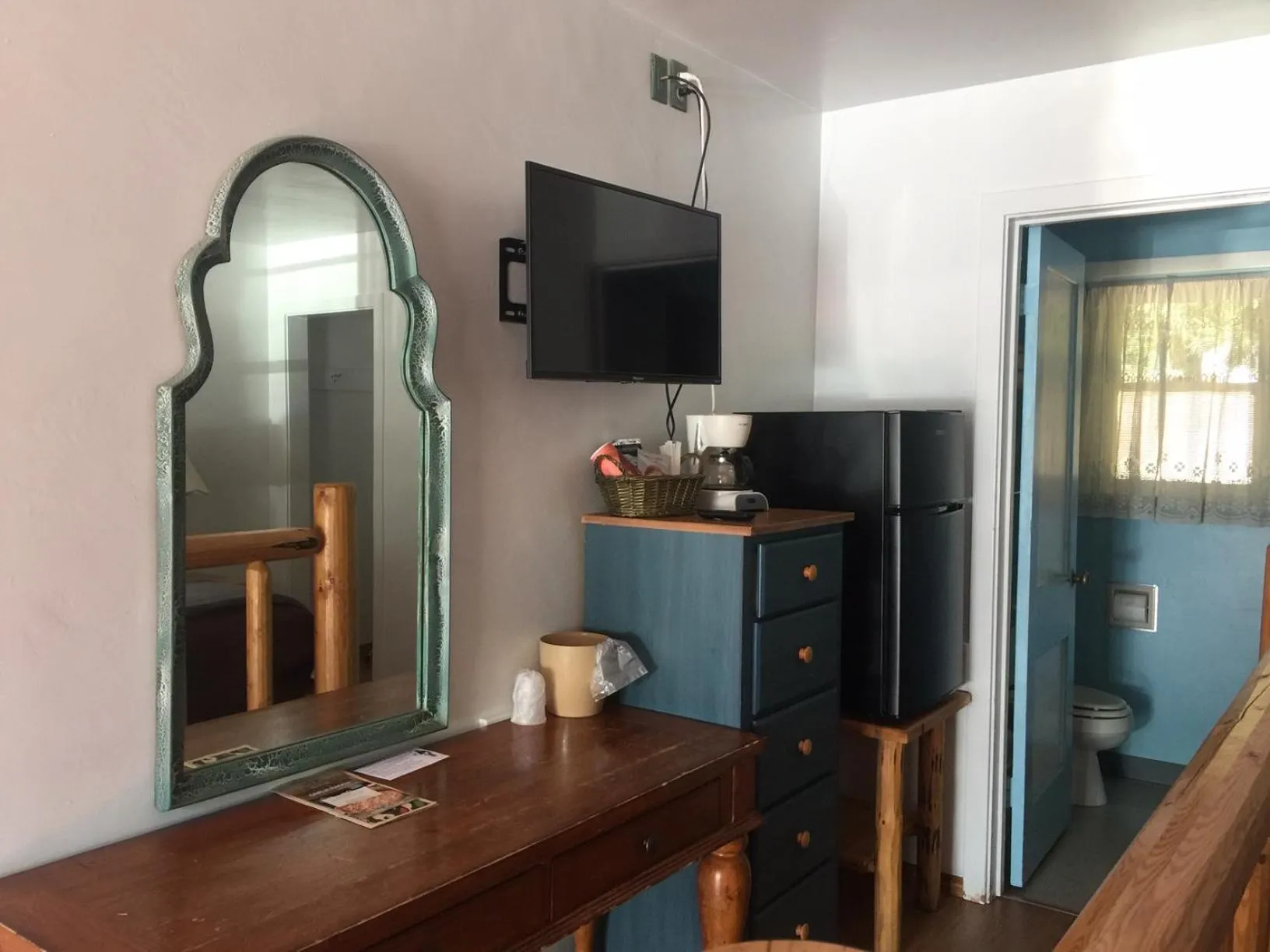 TV and multimedia in Dunsmuir Lodge