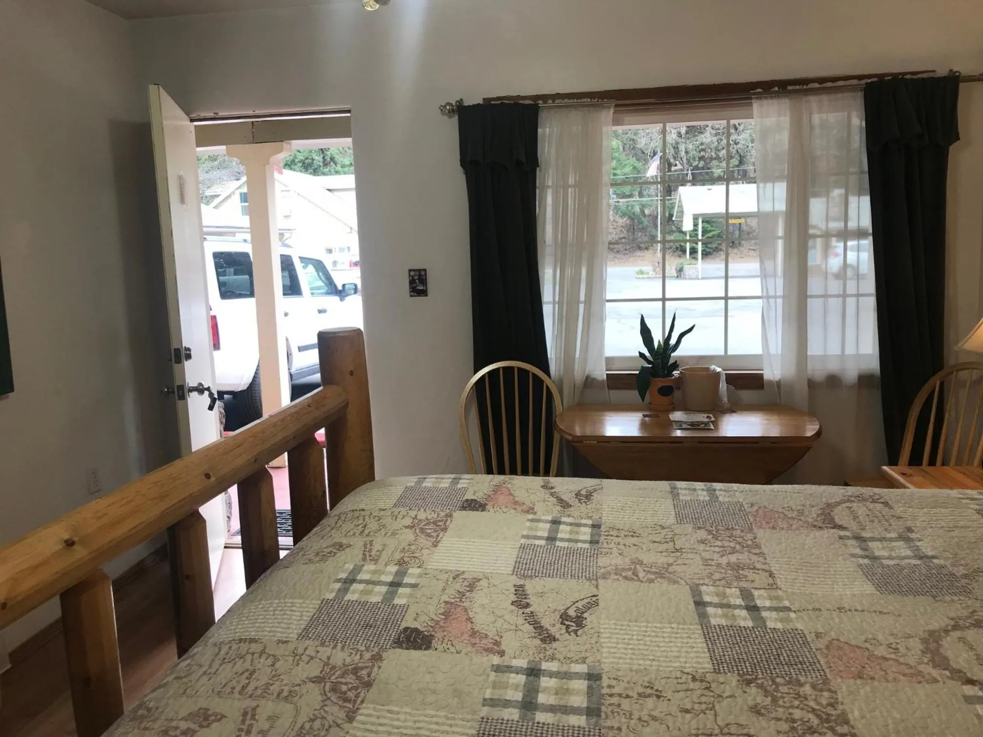 Seating area in Dunsmuir Lodge