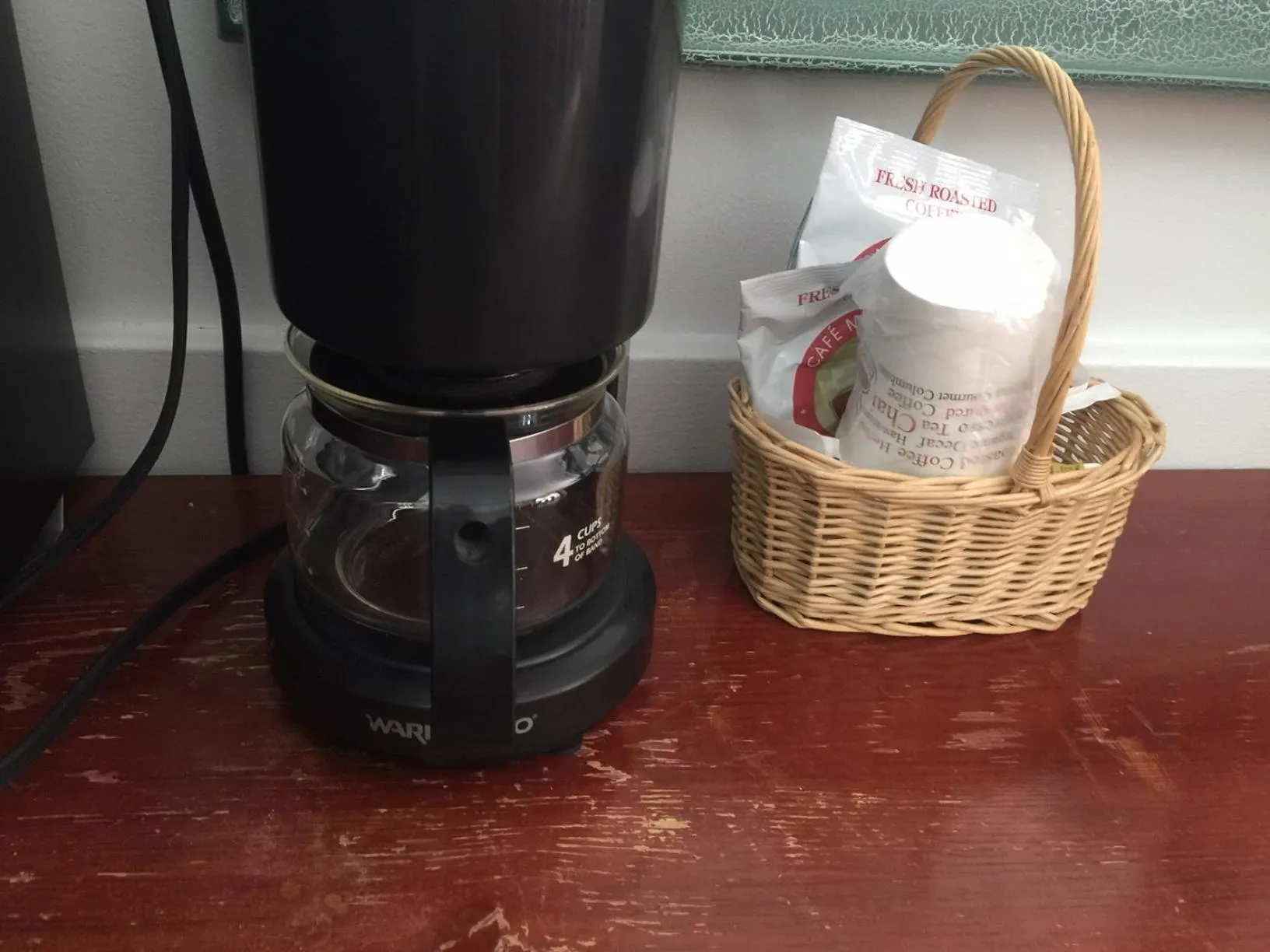 Coffee/tea facilities in Dunsmuir Lodge