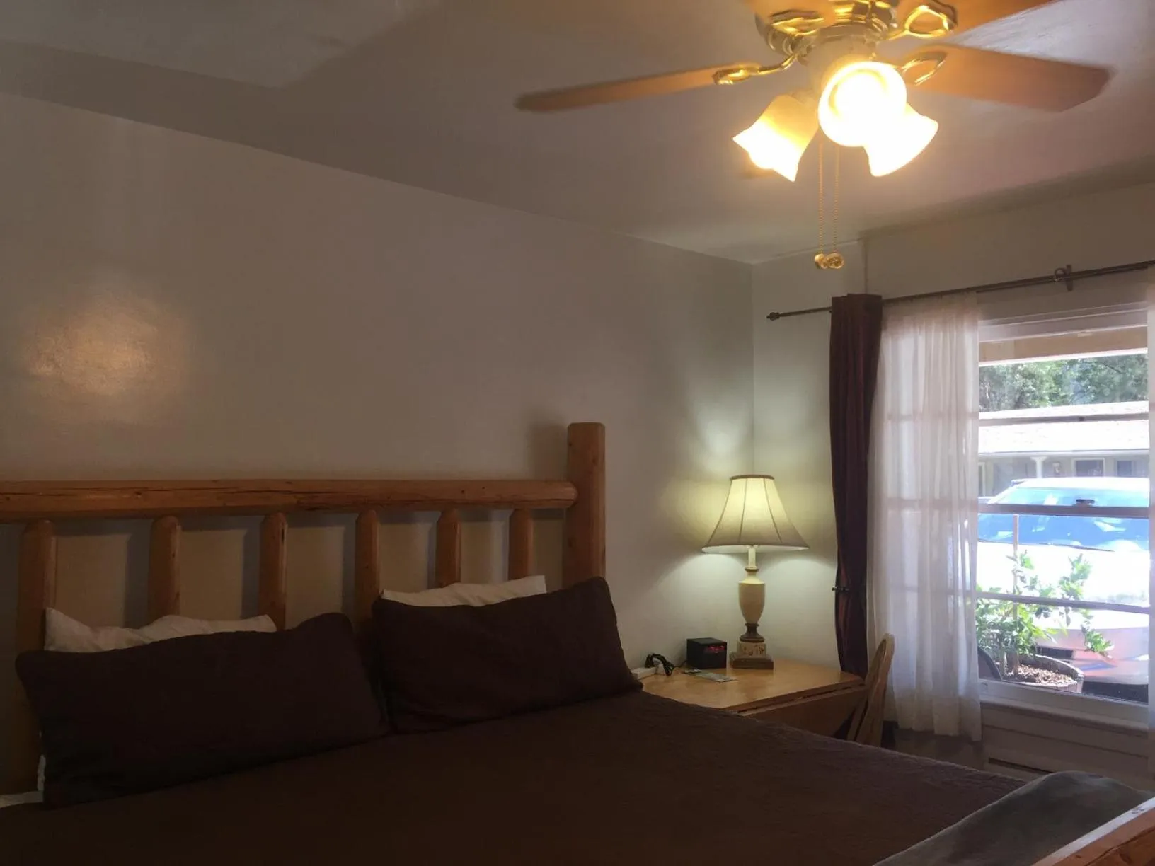 Bed in Dunsmuir Lodge