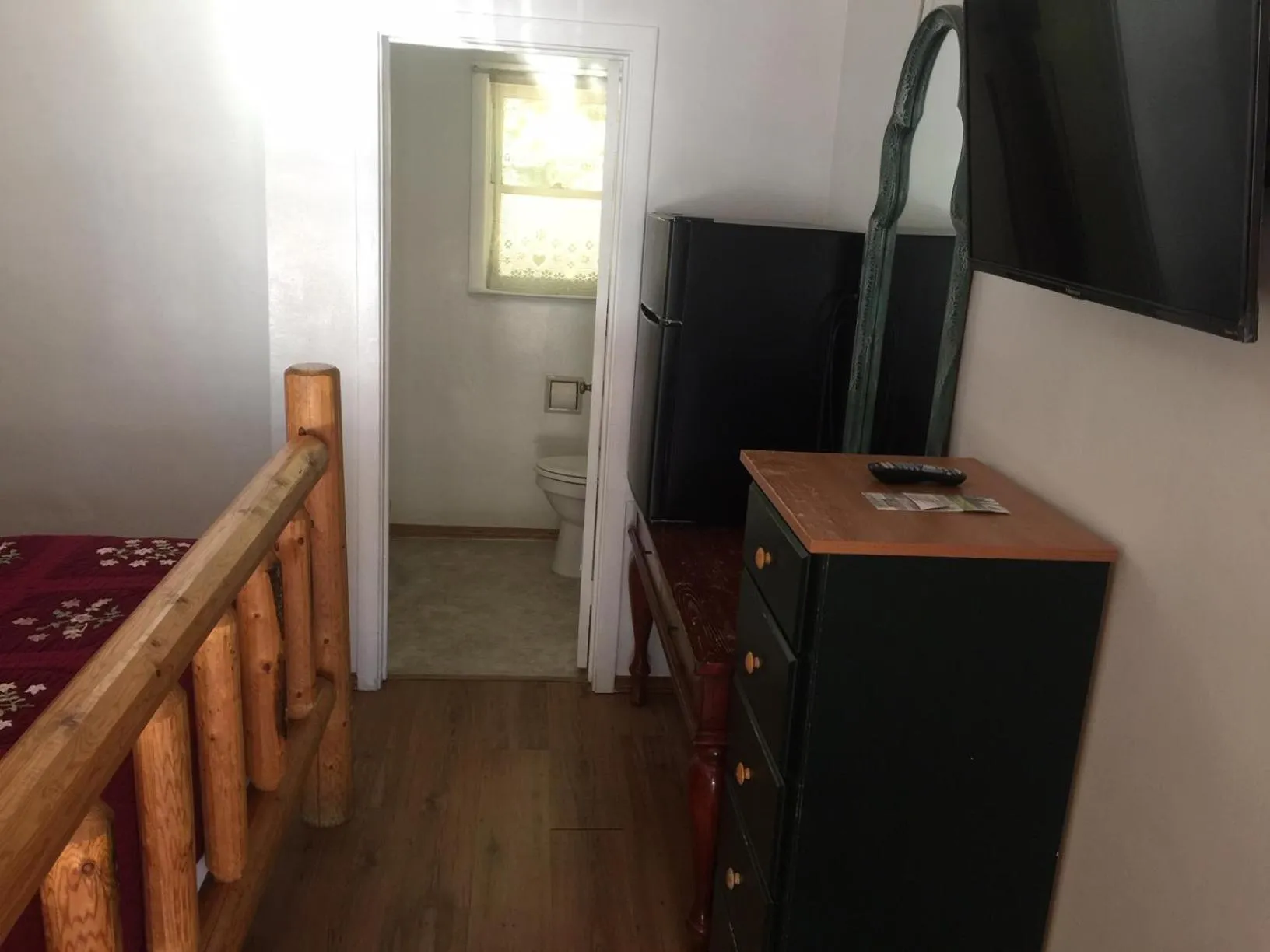 TV and multimedia in Dunsmuir Lodge