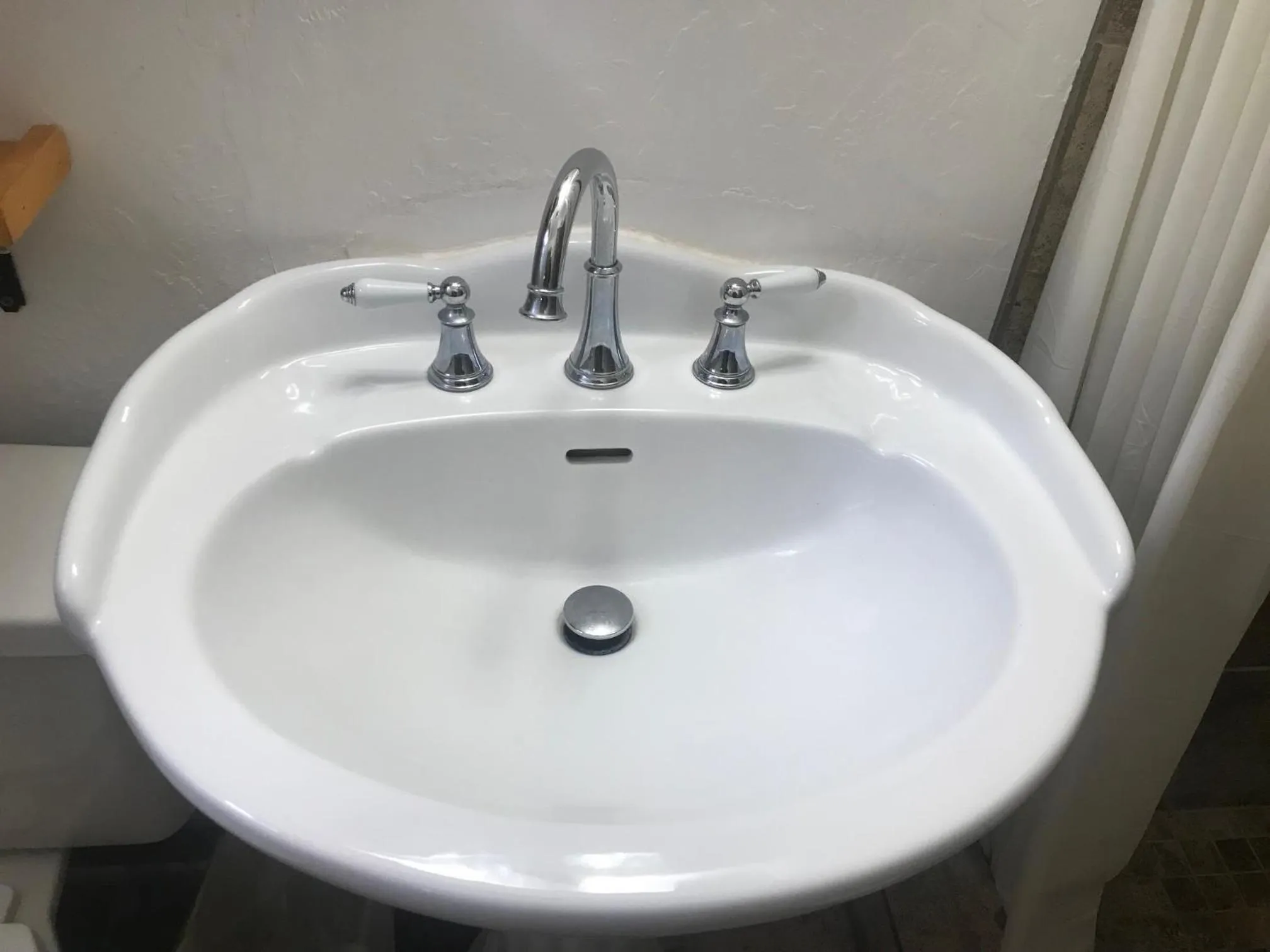 Bathroom in Dunsmuir Lodge