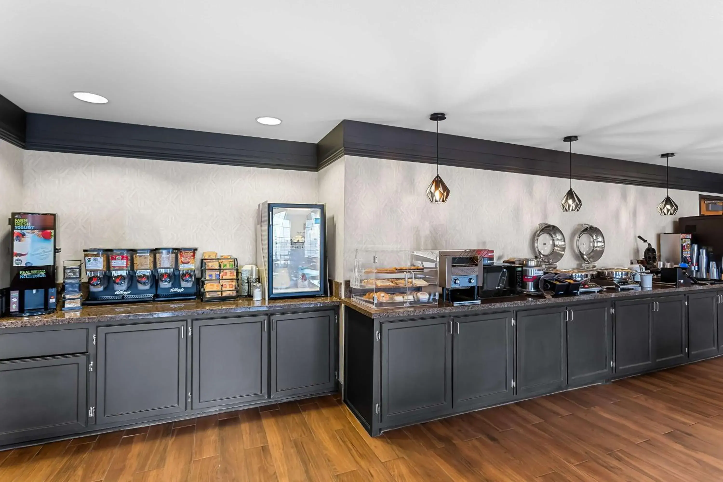 Breakfast in Best Western Moriarty Heritage Inn Breakfast in Best Western Moriarty Heritage Inn