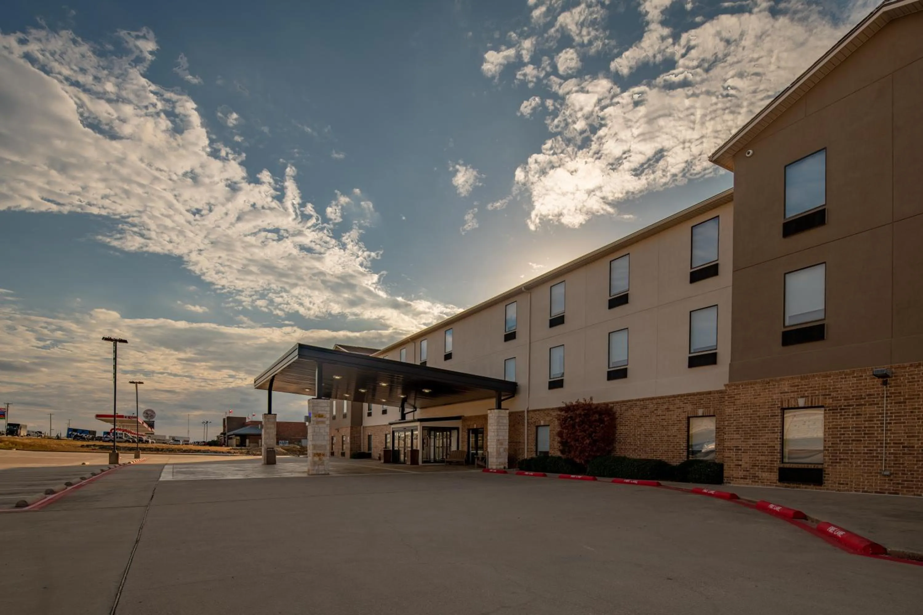 Property building in Holiday Inn Express & Suites N Waco Area - West by IHG