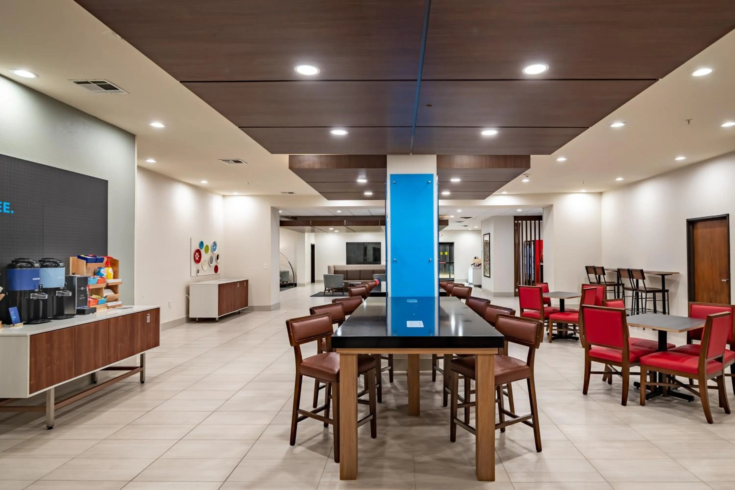 Breakfast in Holiday Inn Express & Suites N Waco Area - West by IHG