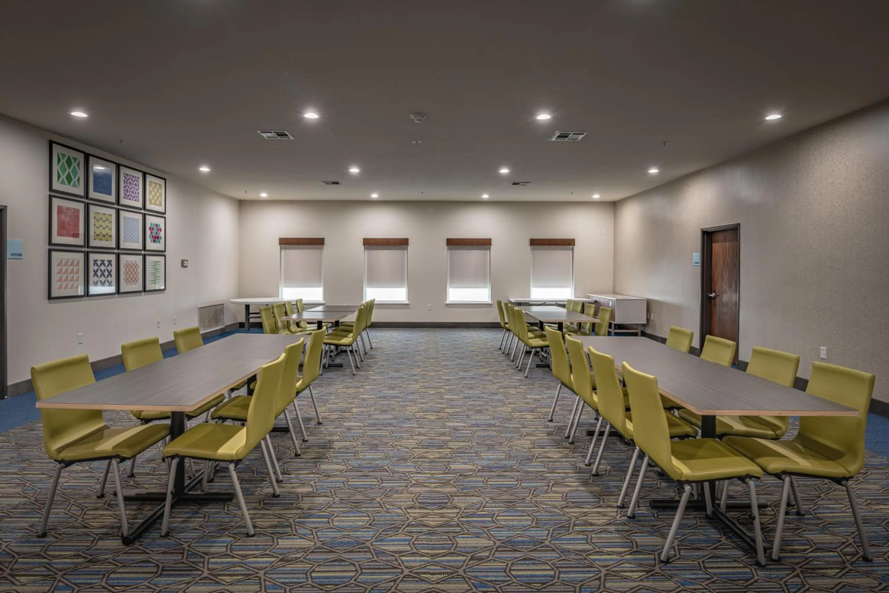 Meeting/conference room in Holiday Inn Express & Suites N Waco Area - West by IHG