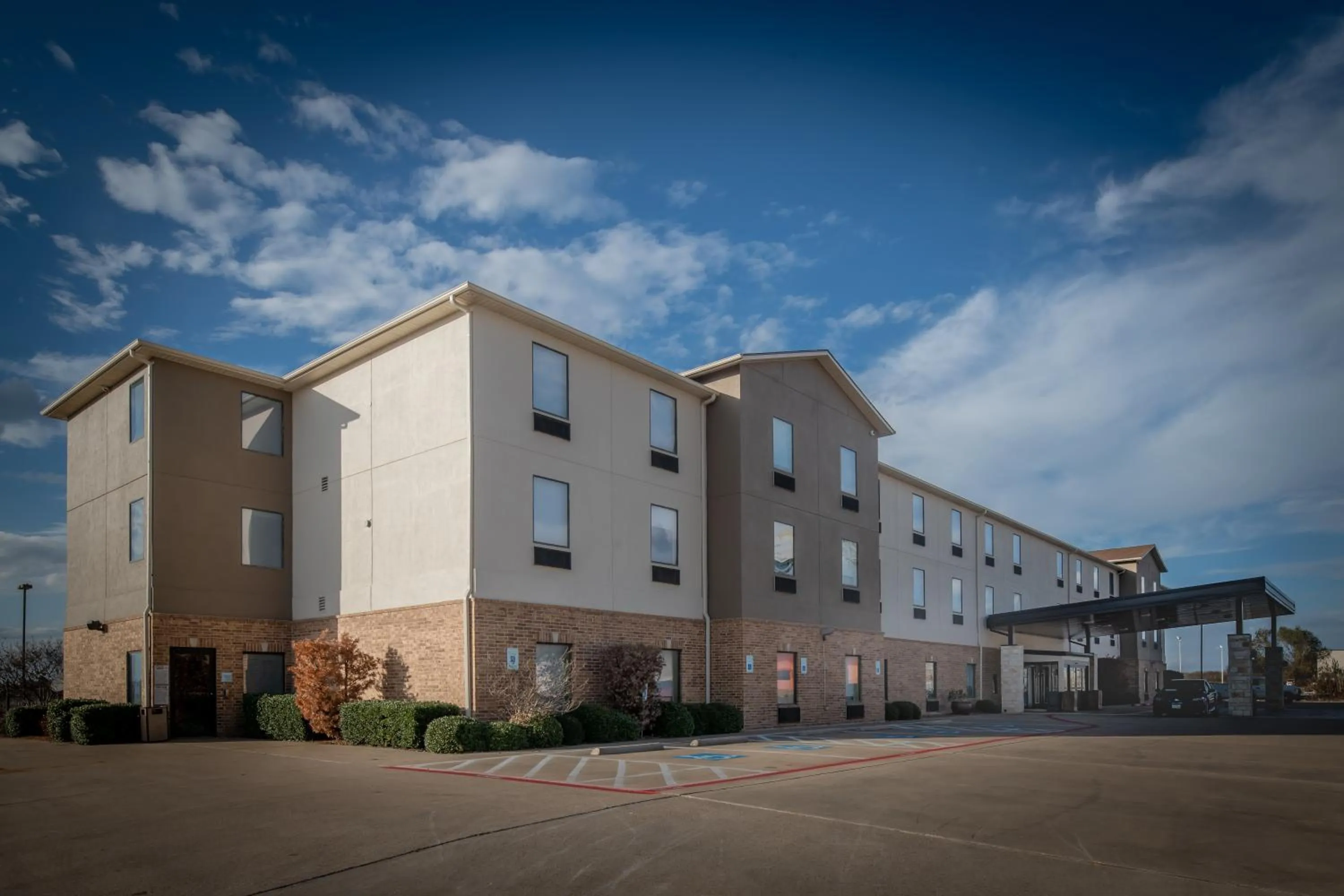 Property building in Holiday Inn Express & Suites N Waco Area - West by IHG