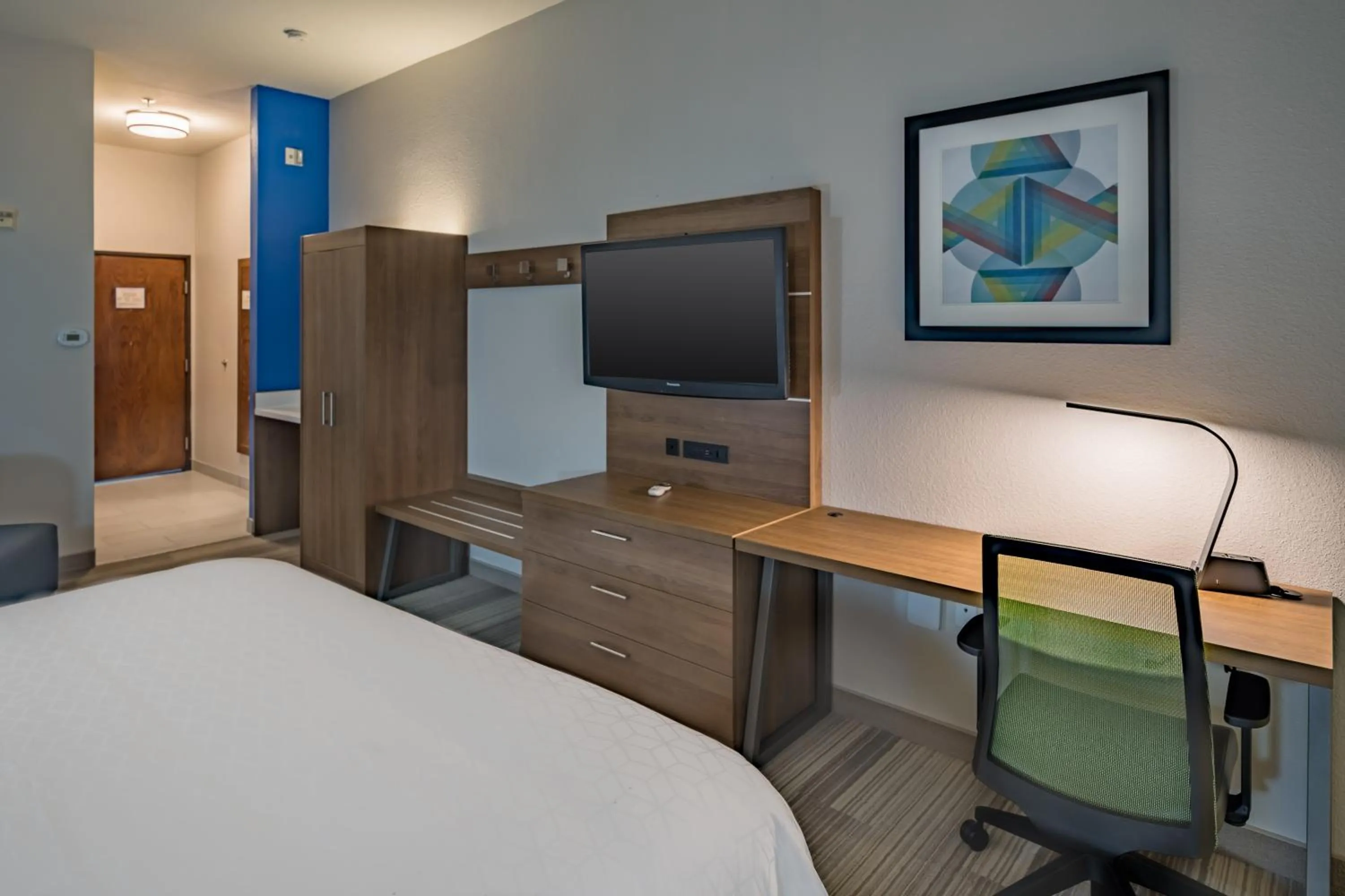 Holiday Inn Express & Suites N Waco Area - West by IHG