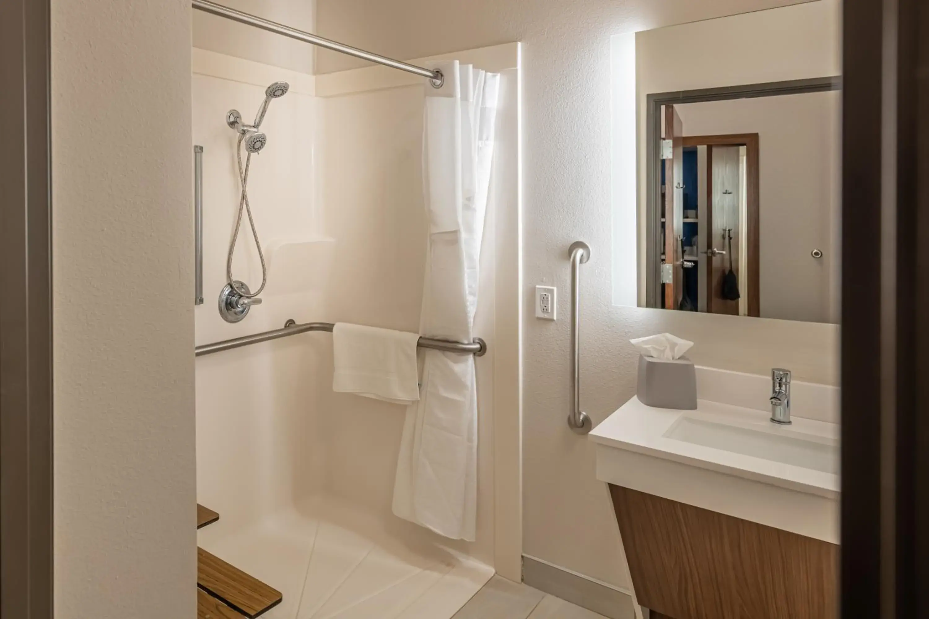 King Room with Roll-In Shower - Disability Access in Holiday Inn Express & Suites N Waco Area - West by IHG King Room with Roll-In Shower - Disability Access in Holiday Inn Express & Suites N Waco Area - West by IHG