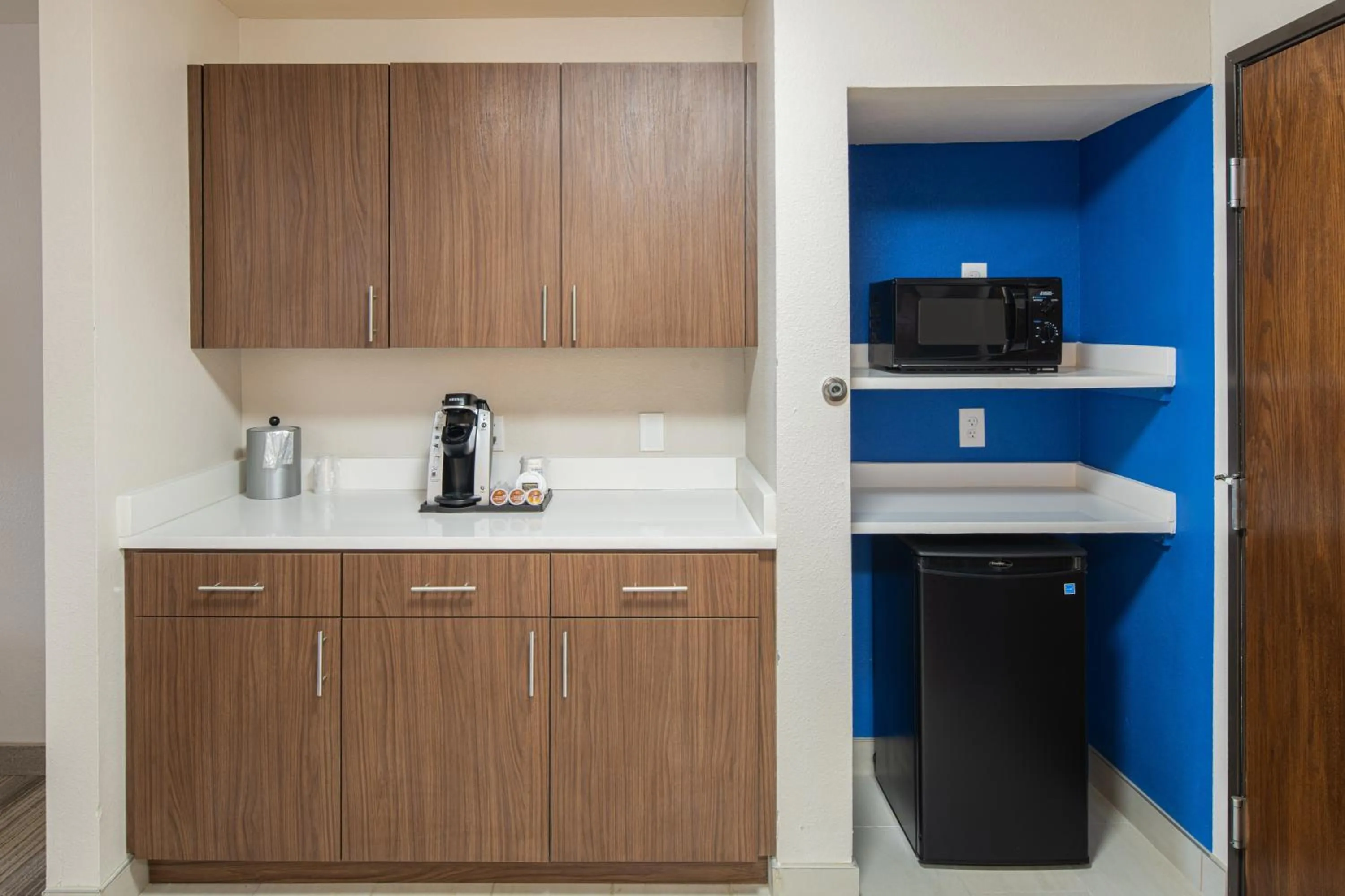 Photo of the whole room in Holiday Inn Express & Suites N Waco Area - West by IHG