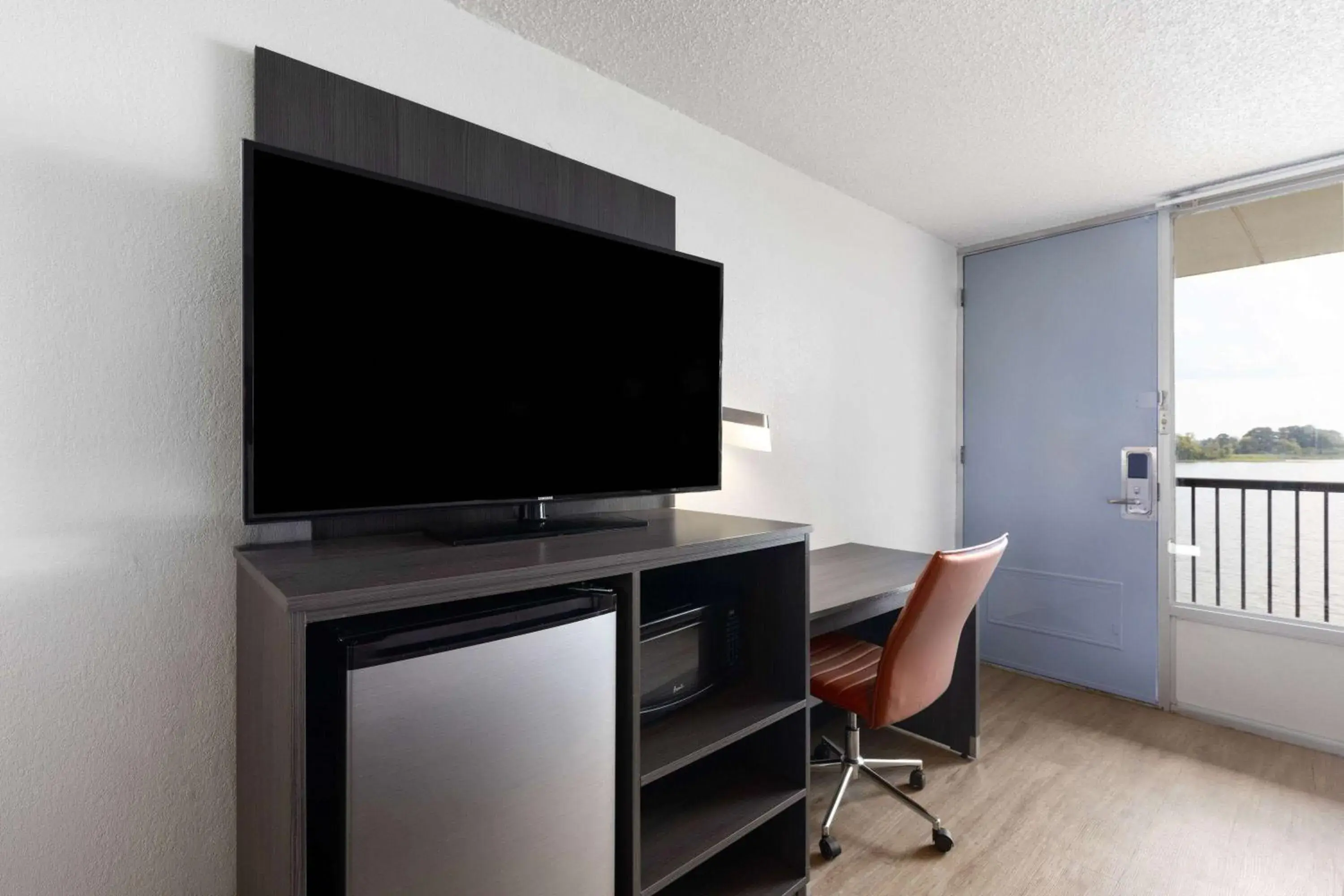 Photo of the whole room in Super 8 by Wyndham Riverside AL Photo of the whole room in Super 8 by Wyndham Riverside AL