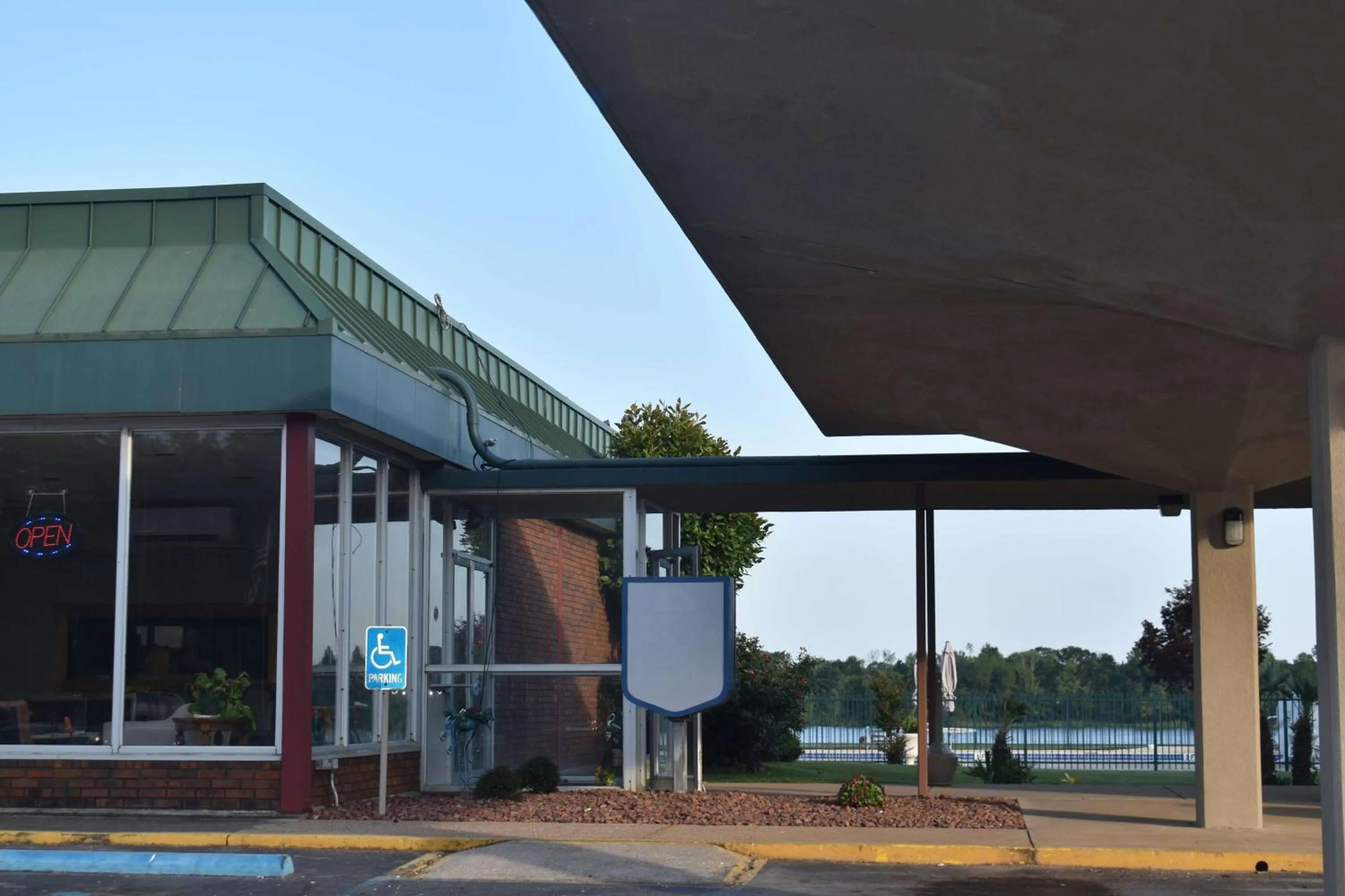 Property building in Super 8 by Wyndham Riverside AL