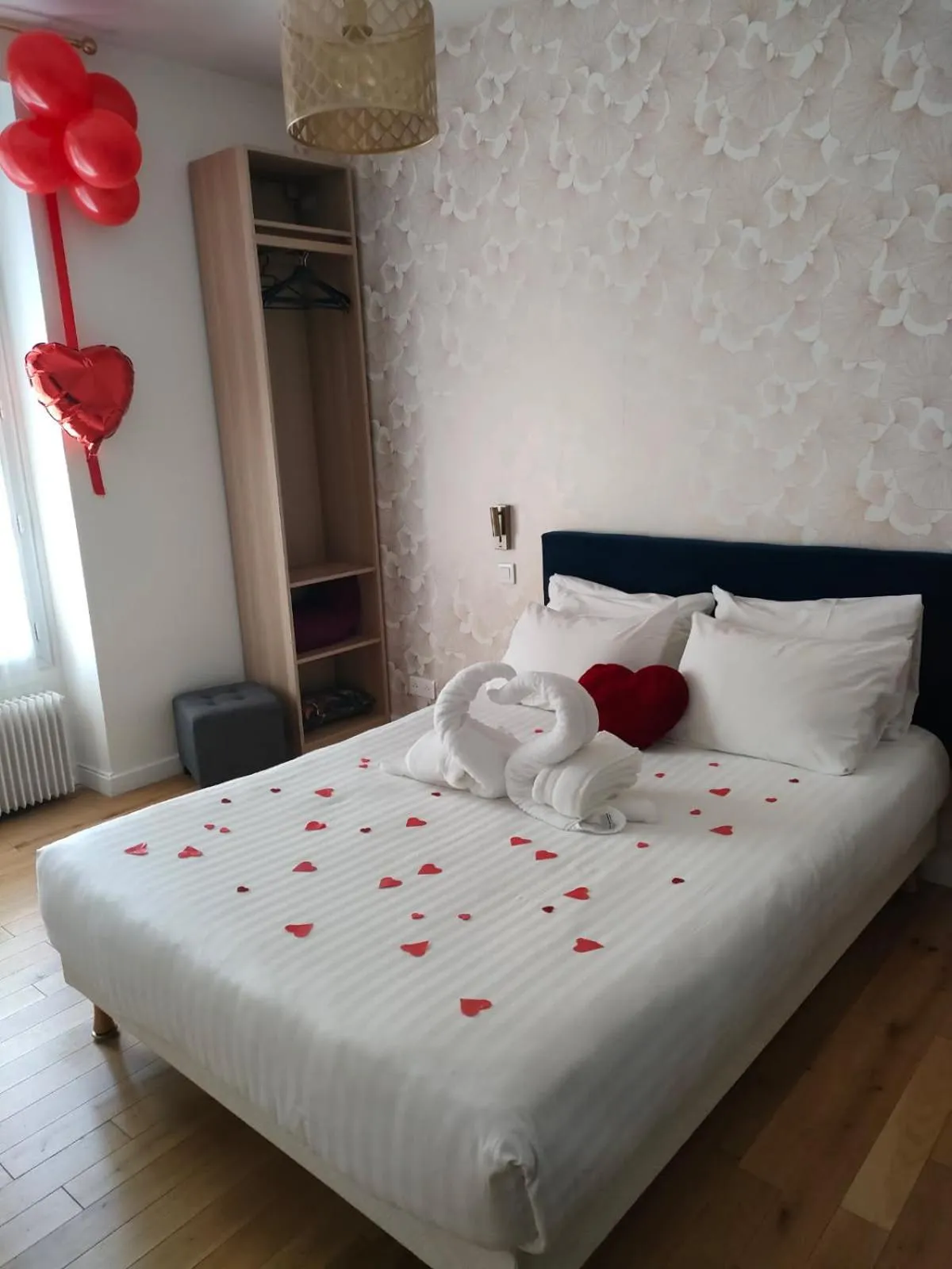 Photo of the whole room, Bed in Hotel Boileau