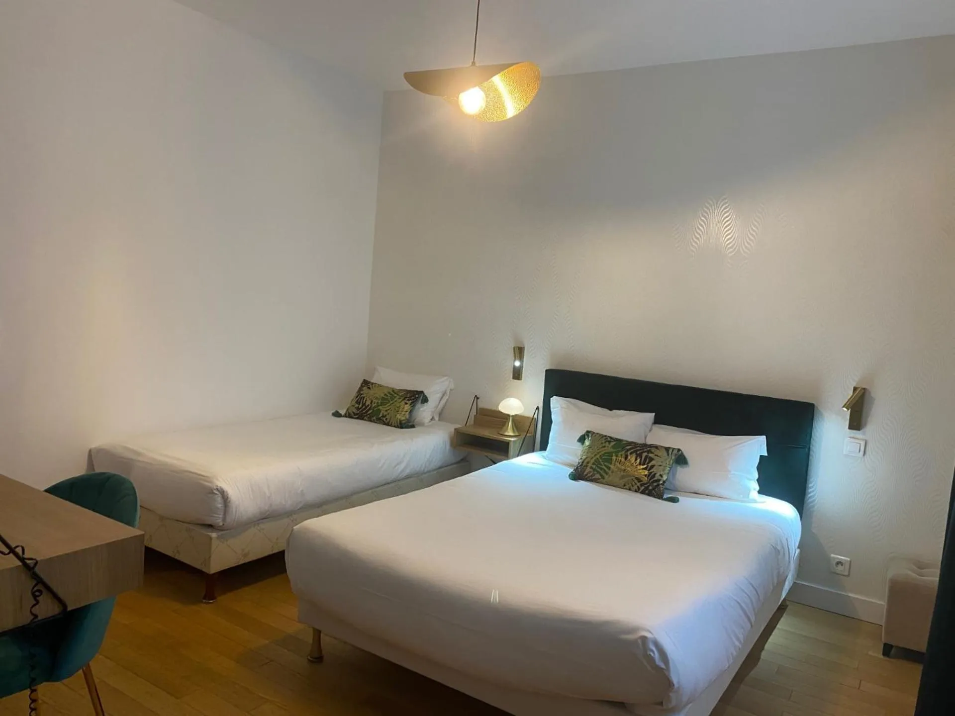 Photo of the whole room, Bed in Hotel Boileau