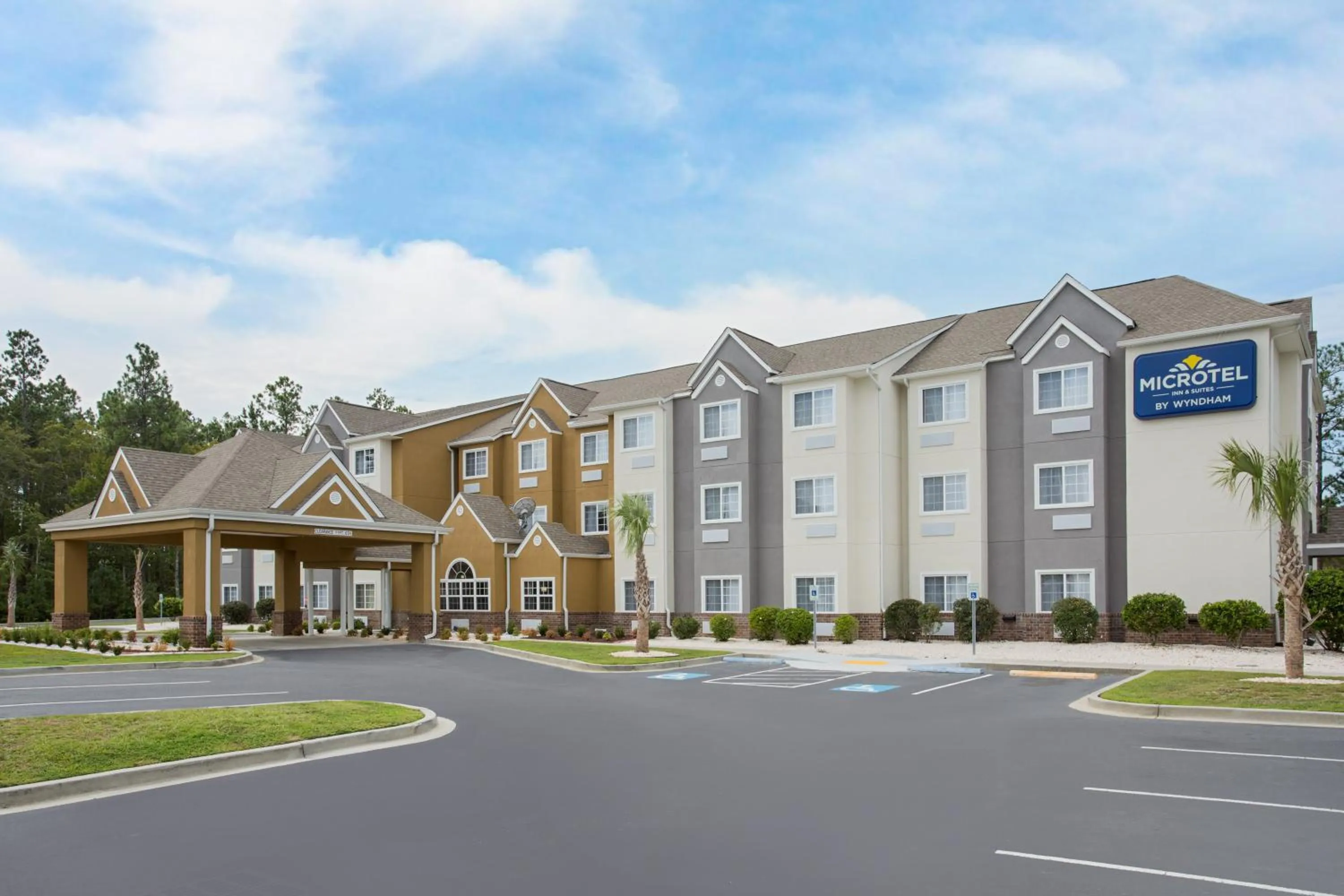 Facade/entrance in Microtel Inn & Suites by Wyndham Walterboro